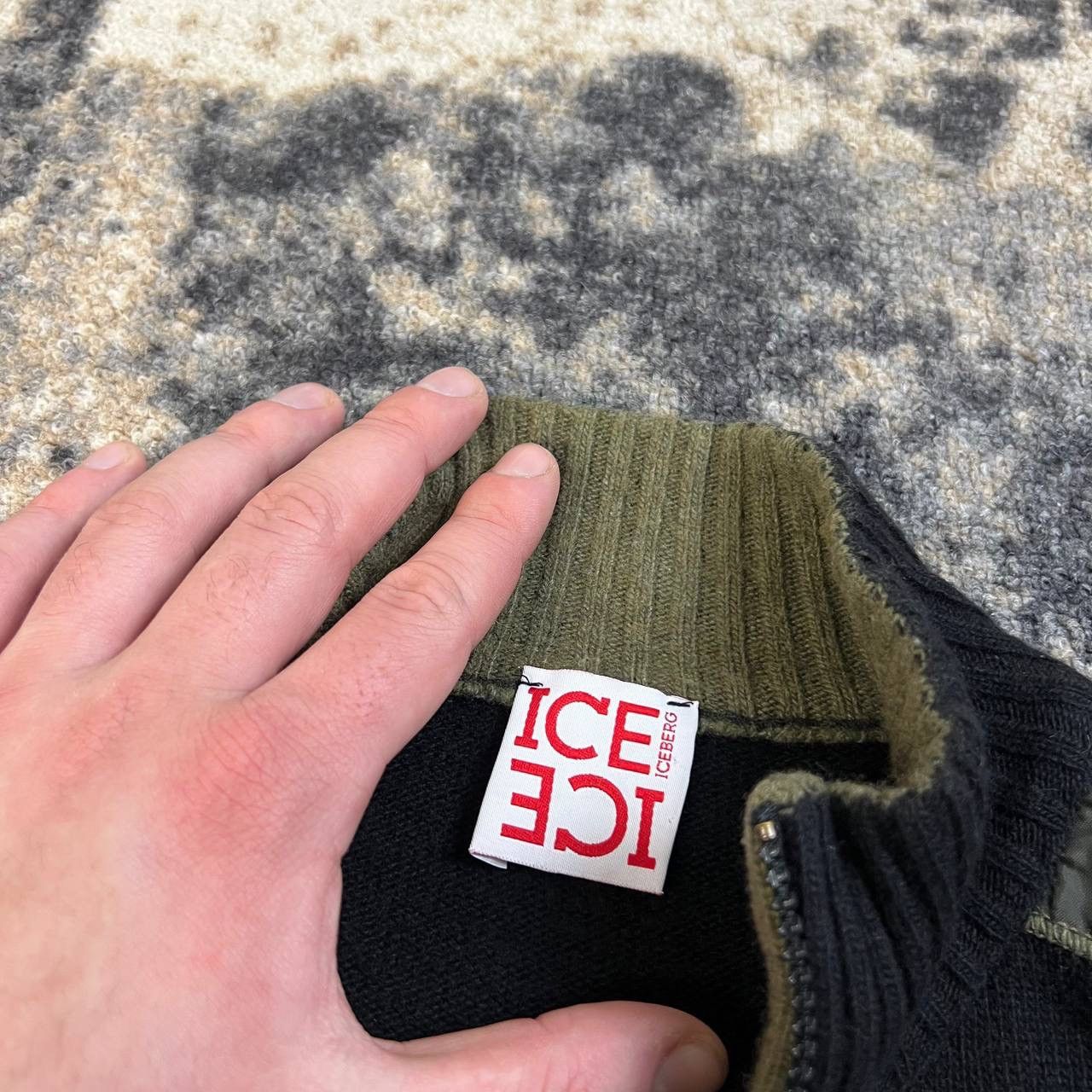 Iceberg Iceberg Vintage Y2K Luxury Mini Logo Zip Up Sweater Size US S / EU 44-46 / 1 - 5 Thumbnail