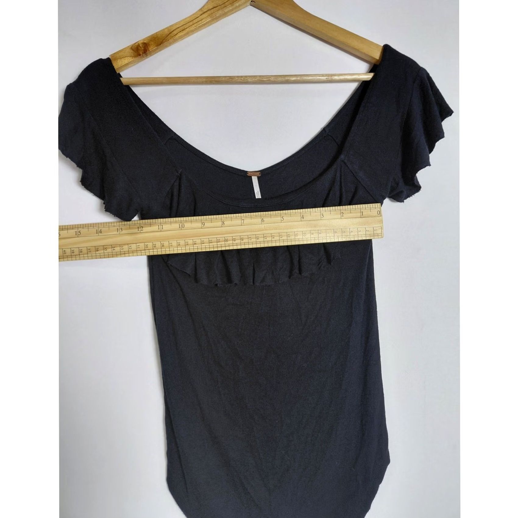 Free People Free People Black Ruffle Off-Shoulder Top Solid Knit Short Sleeve Women Size M Size M / US 6-8 / IT 42-44 - 5 Thumbnail