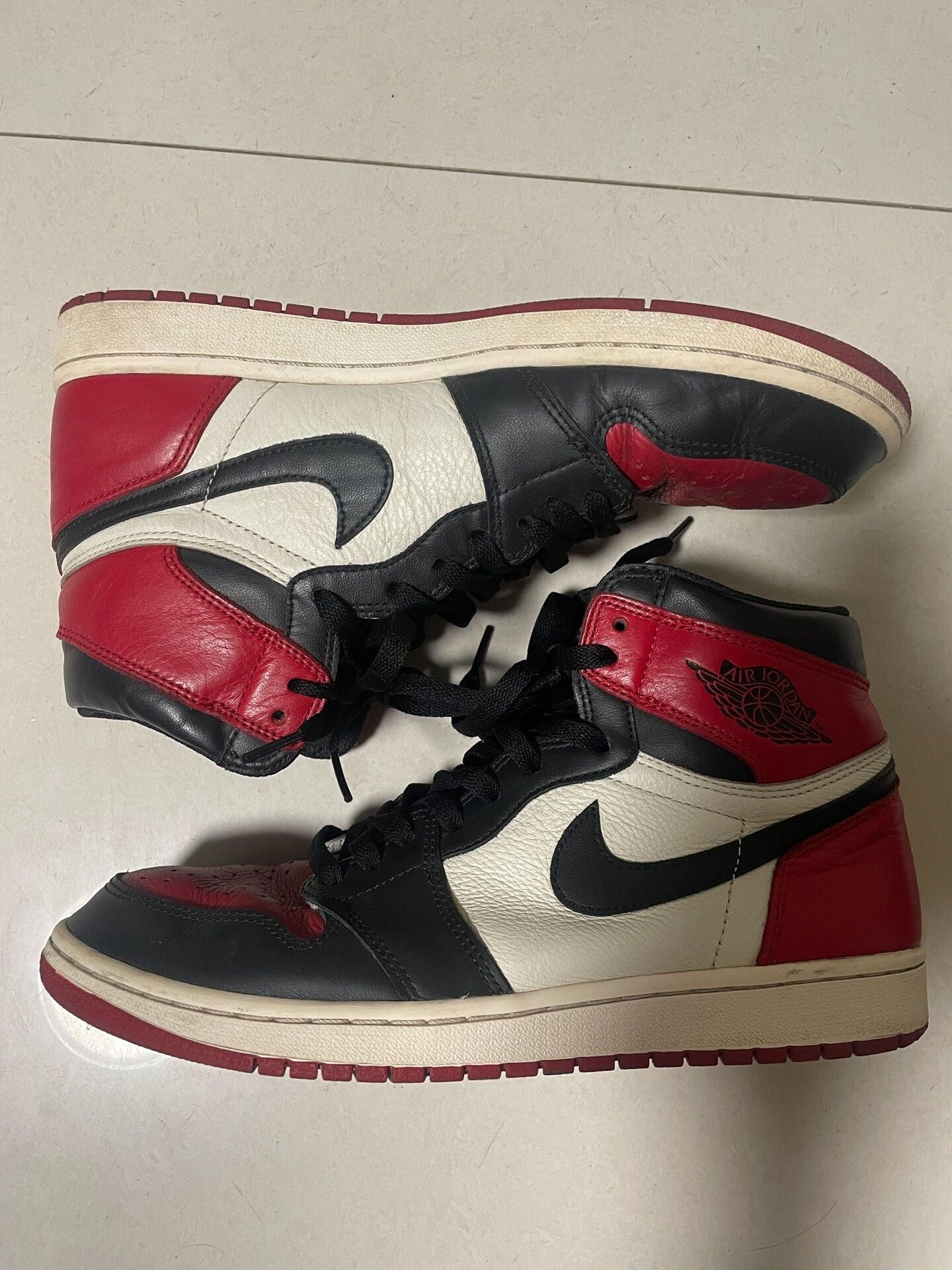 Jordan Brand Nike Jordan Air Jordan 1 High Bred Toe Size US 11 / EU 44 - 1 Thumbnail