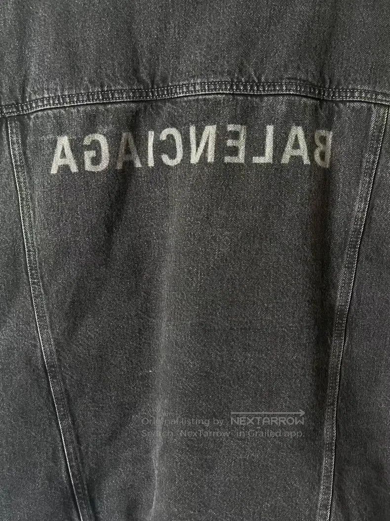 Balenciaga Balenciaga Distressed Logo Printed Lapel Casual Loose Fit Size US S / EU 44-46 / 1 - 3 Thumbnail