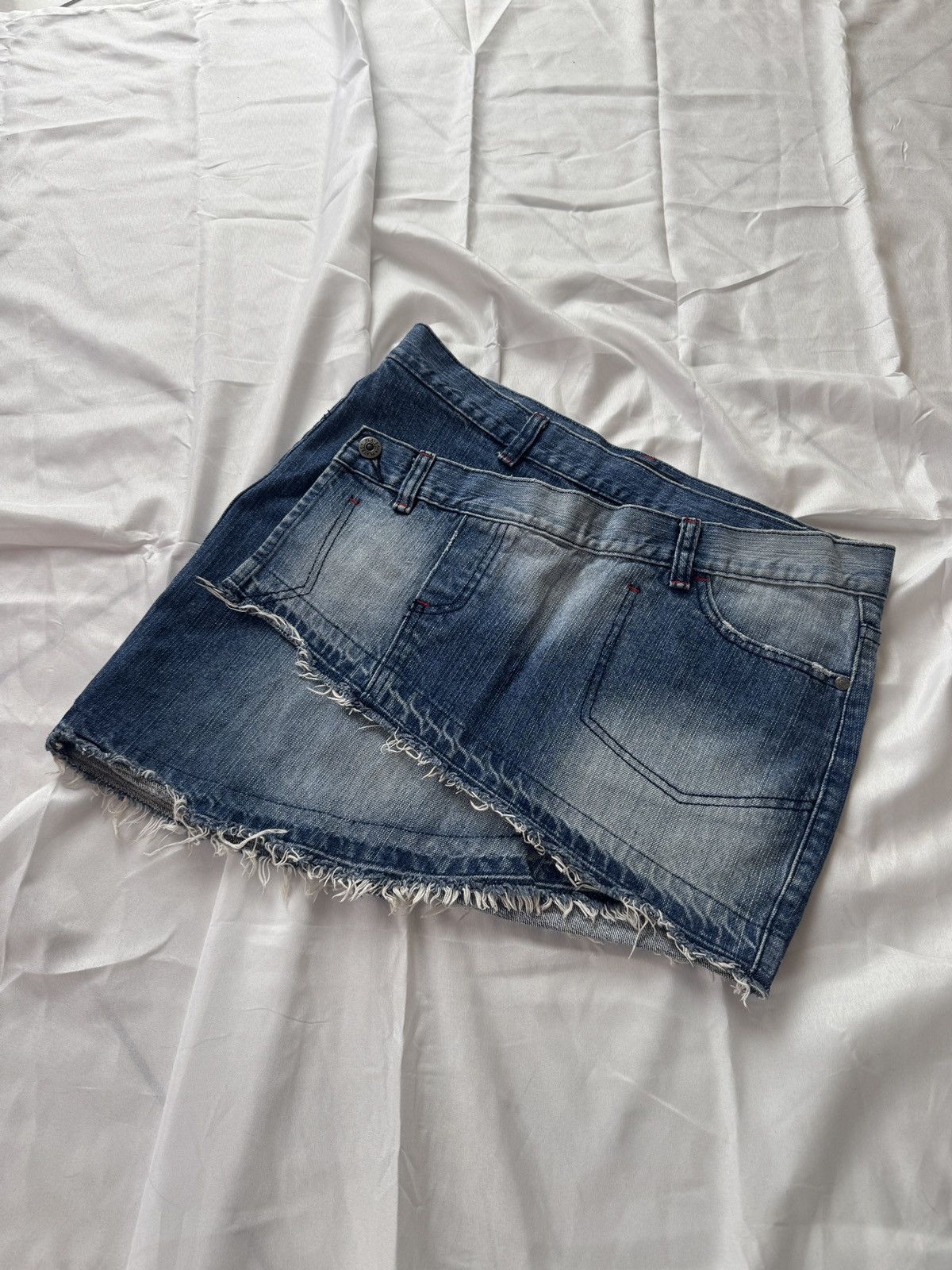 Playboy Playboy Y2K Vintage Asymmetric Mini Skirt Size 30" / US 8 / IT 44 - 1 Thumbnail