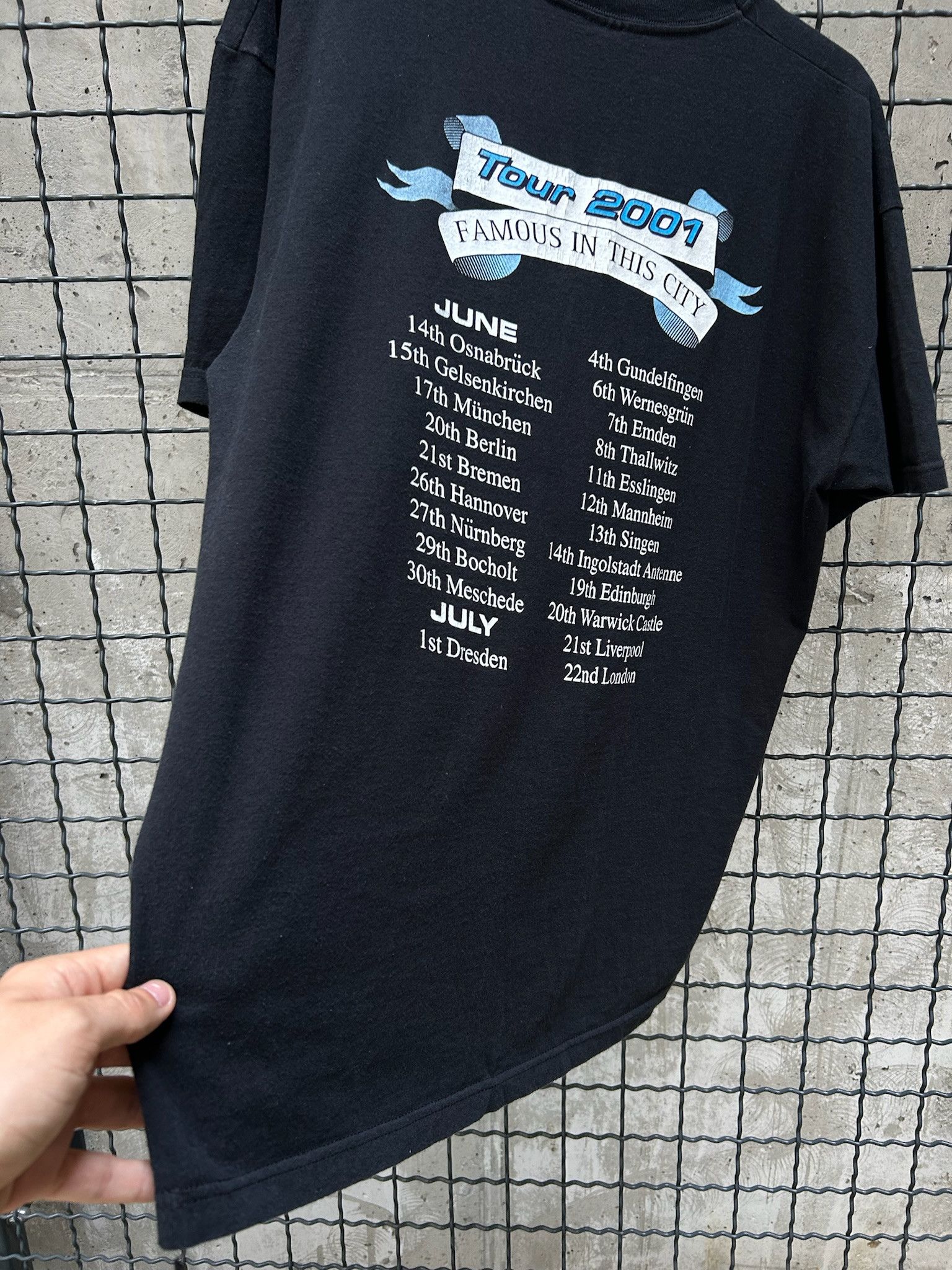 Band Tees Vintage 2001 Status Quo Famous In The Century Tour T-shirt Size US L / EU 52-54 / 3 - 12 Thumbnail
