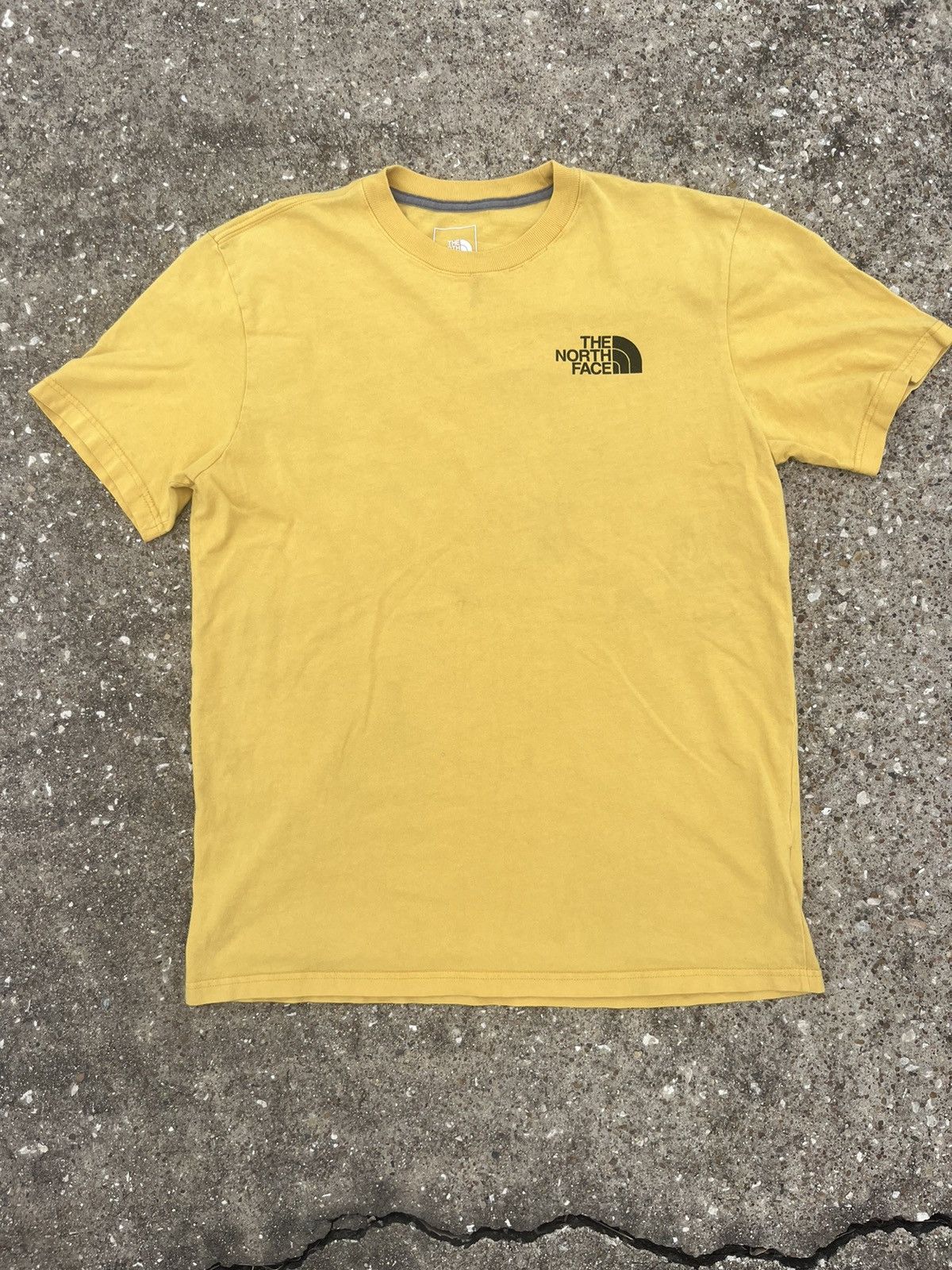 The North Face × Vintage North Face “Base Camp Duffle” Graphic Tee Size US L / EU 52-54 / 3 - 3 Thumbnail
