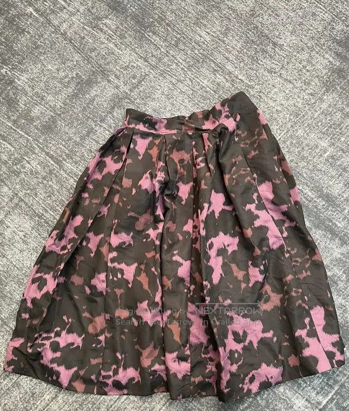 Burberry Burberry Black Camouflage Midi Skirt. Size 23" - 4 Thumbnail