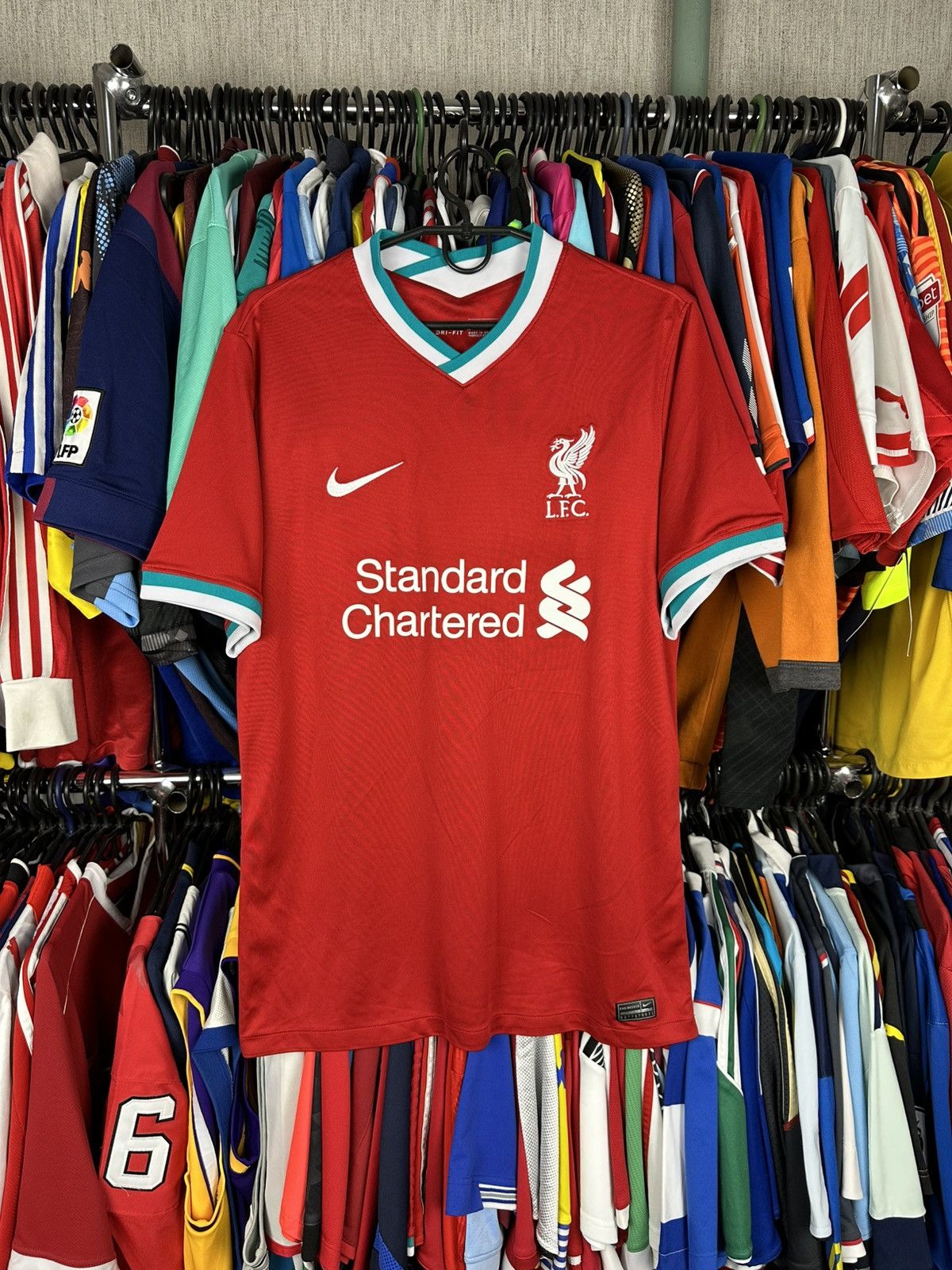 Nike LIVERPOOL 2020 2021 HOME FOOTBALL SHIRT SOCCER JERSEY NIKE Size US L / EU 52-54 / 3 - 1 Thumbnail
