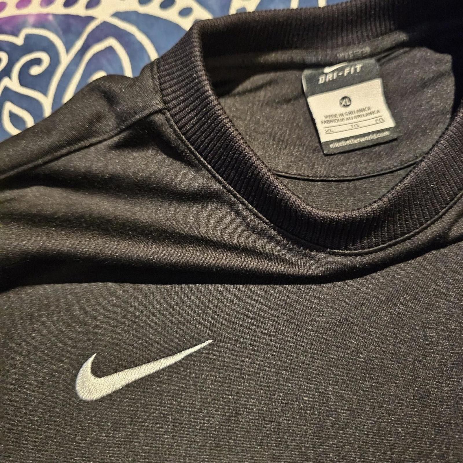 Nike Nike Dri Fit Kid's Black and White XL Gym Shirt Size US XL / EU 56 / 4 - 7 Thumbnail