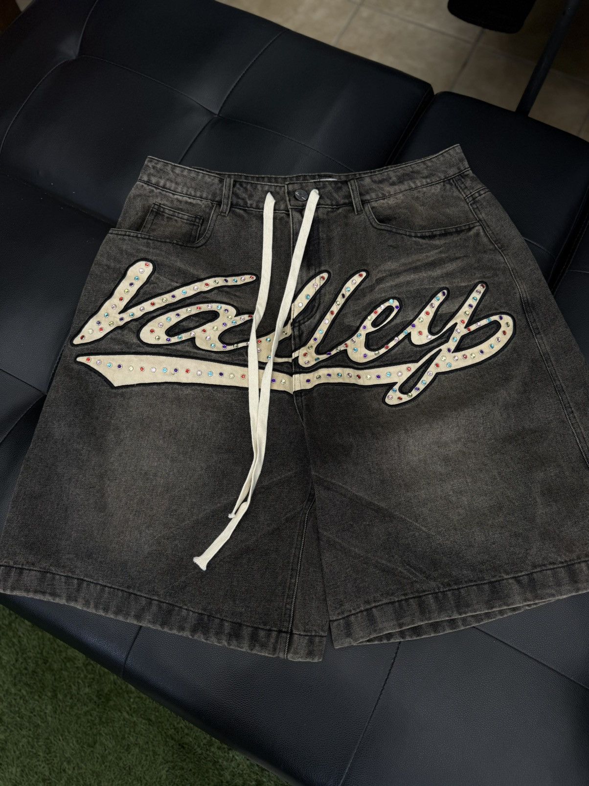 Vale Vale Valley Black Skittles Stones Shorts Size 34 (NEW) Size US 34 / EU 50 - 1 Thumbnail