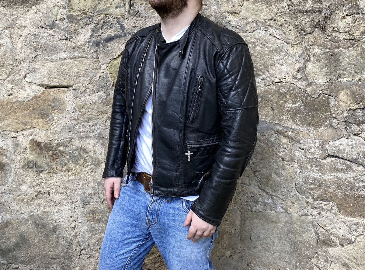 Vintage Vintage 80s Rivetts London Leather Biker Jacket Cafe Racer Size US L / EU 52-54 / 3 - 1 Thumbnail