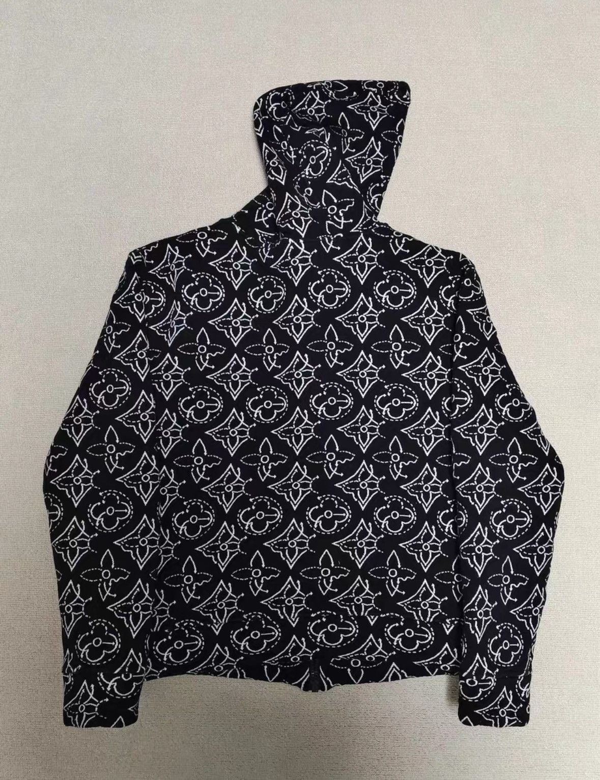 Louis Vuitton Louis Vuitton NBA co-branded jacket with full logo jacket 2 Size US S / EU 44-46 / 1 - 2 Thumbnail