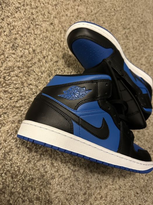 mens royal blue jordan shoes