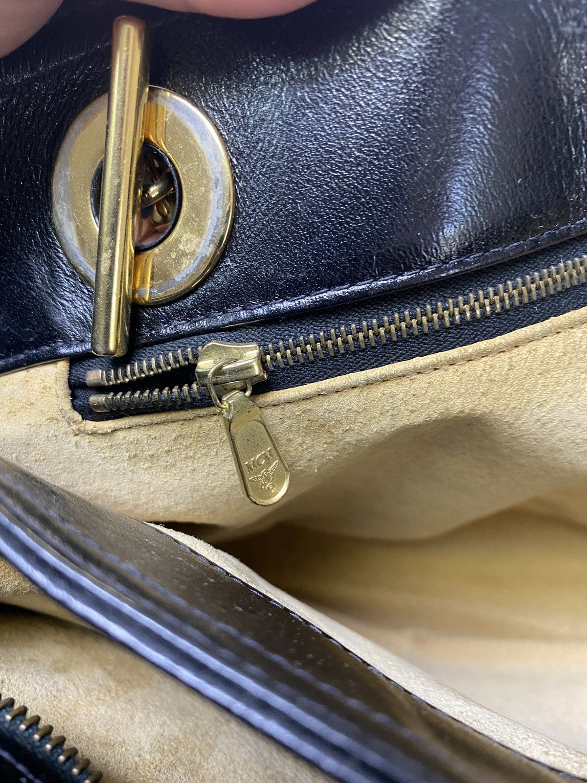 Japanese Brand × MCM MCM Tote Bag Vintage Leather Bag Made in Germany Size ONE SIZE - 15 Thumbnail