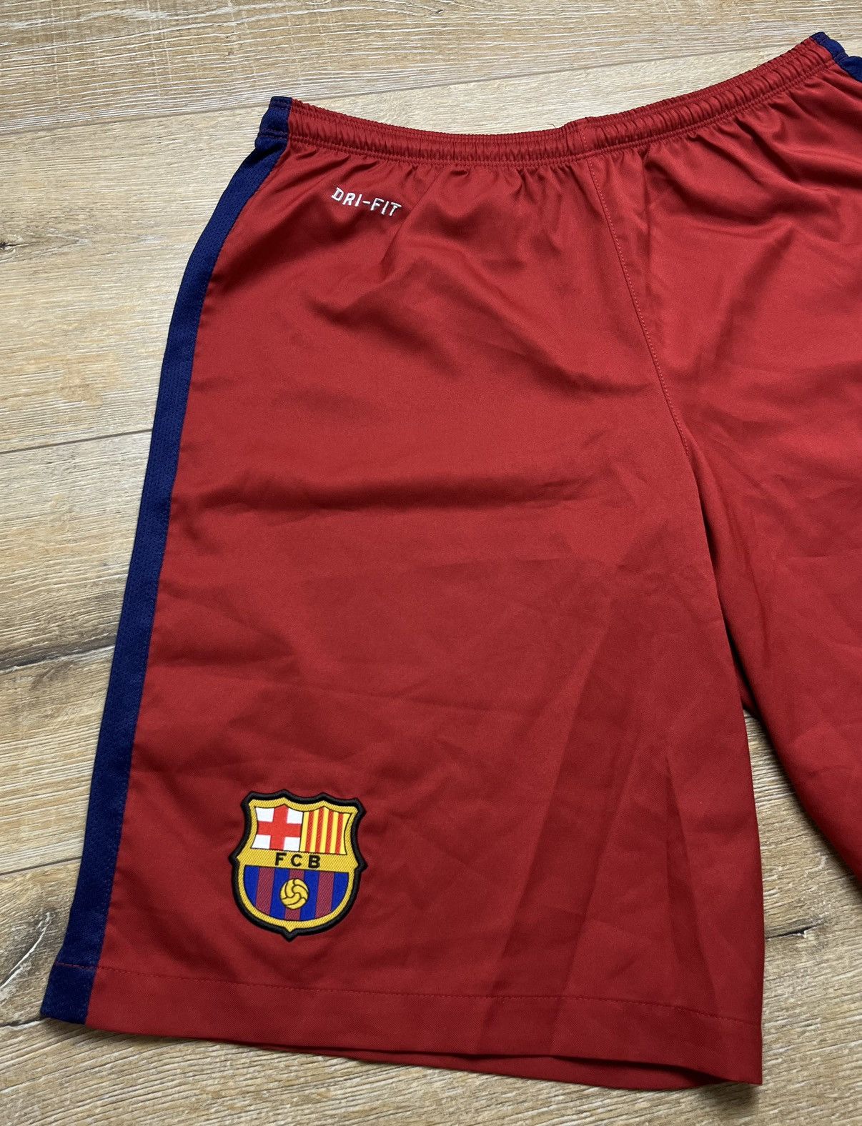 Nike VINTAGE NIKE BARCELONA SHORTS Size US 32 / EU 48 - 2 Thumbnail