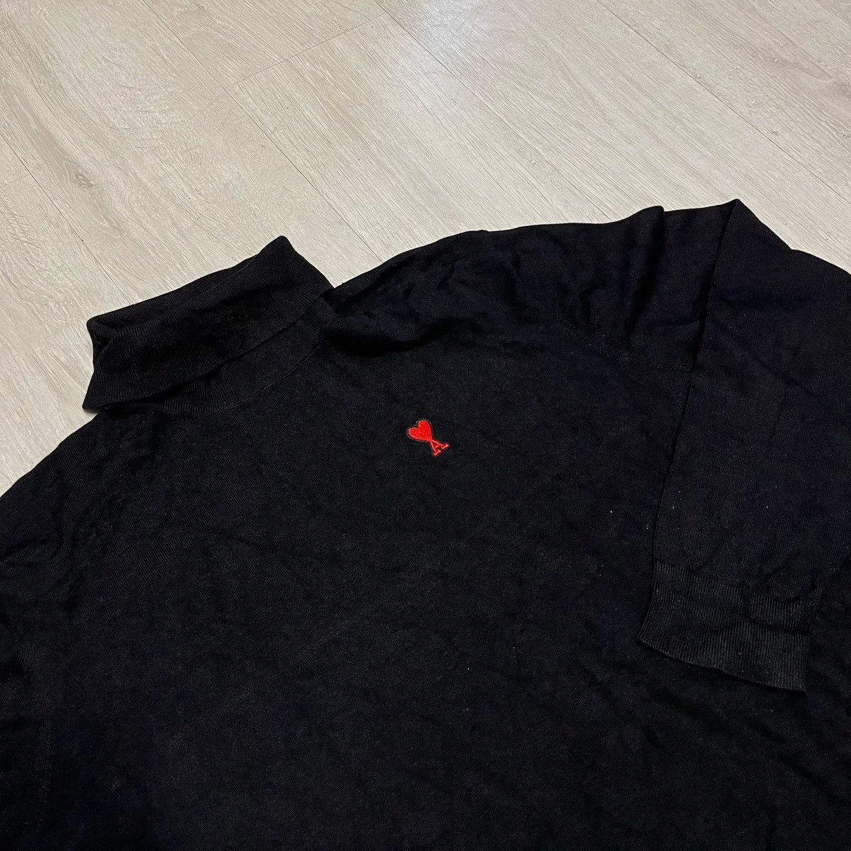 AMI Ami black turtleneck with red heart Size US XL / EU 56 / 4 - 3 Thumbnail