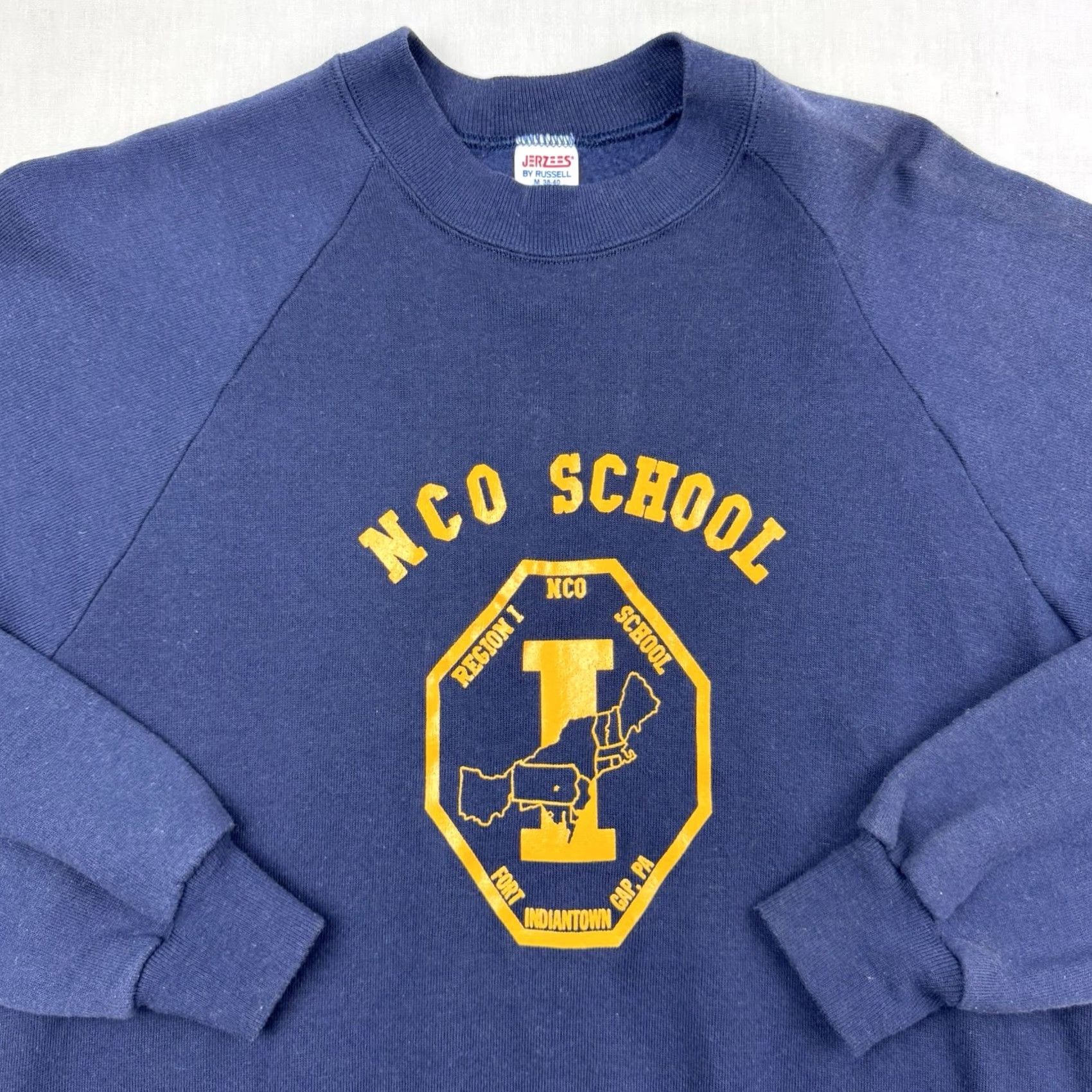 Jerzees VINTAGE NCO School Army Sweatshirt Men's Medium Blue Jerzees 80s USA Army 1980s Pullover Crew Neck Regular - Mens Tools: Navy? Size US M / EU 48-50 / 2 - 2 Thumbnail