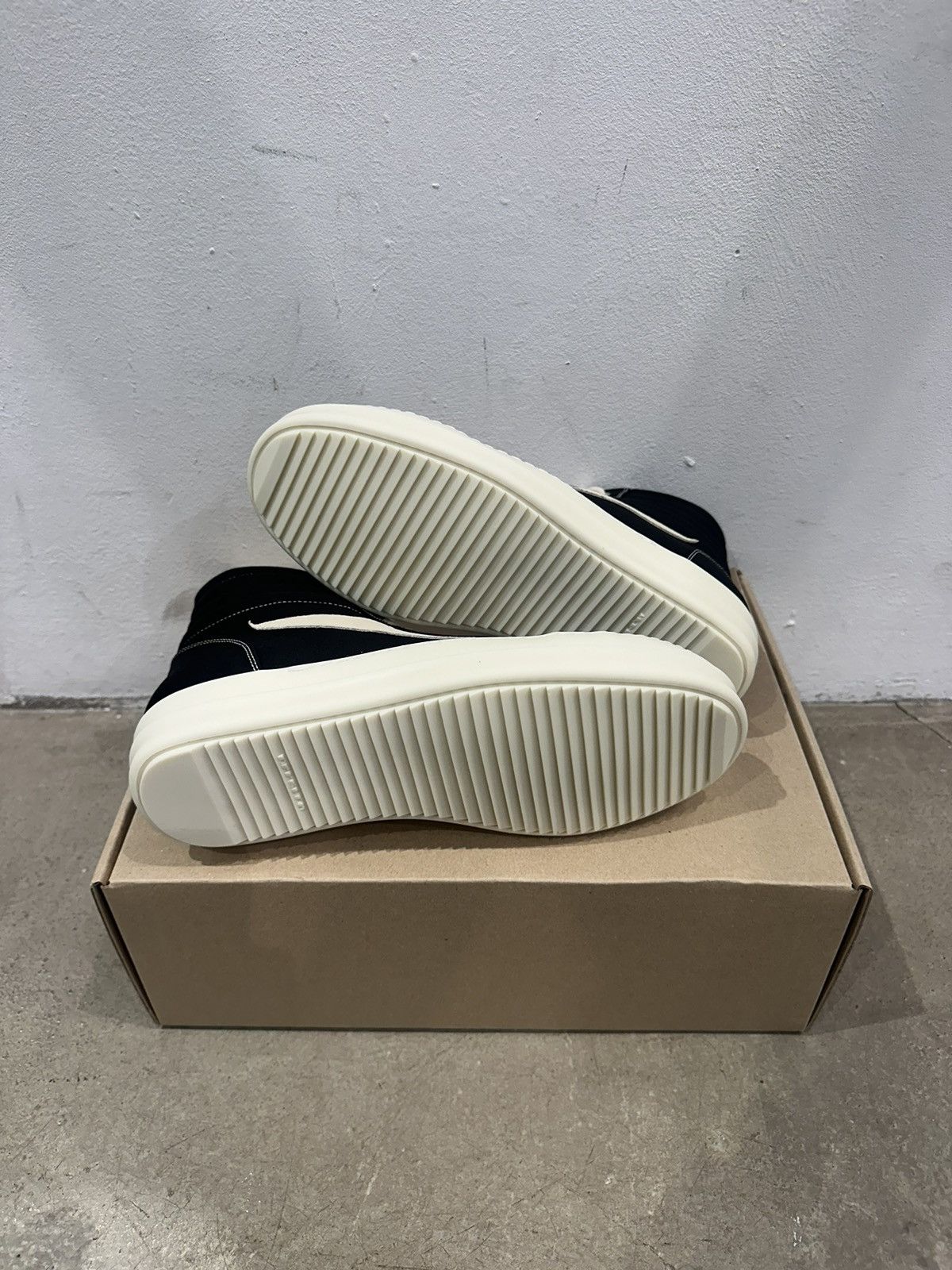 RICK OWENS - DRKSHDW Vintage High Sneaker Black/Milk Hi Top Sneakers