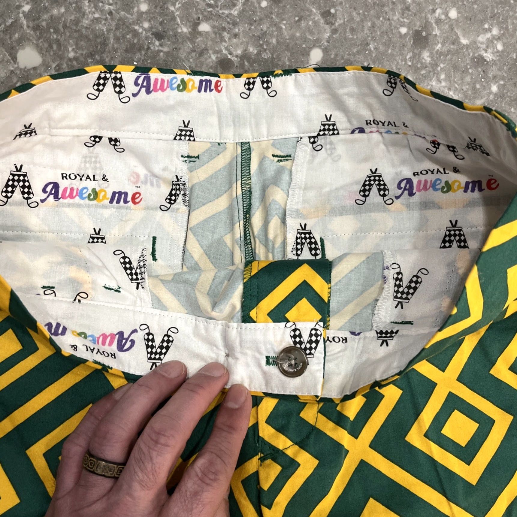 Vintage Royal & Awesome Golf Shorts Mens 32 Green Yellow Argyle Diamond 5 Pocket Flat Front Inseam 10in Regular Buttons Spring Summer Fall Size US 32 / EU 48 - 2 Thumbnail