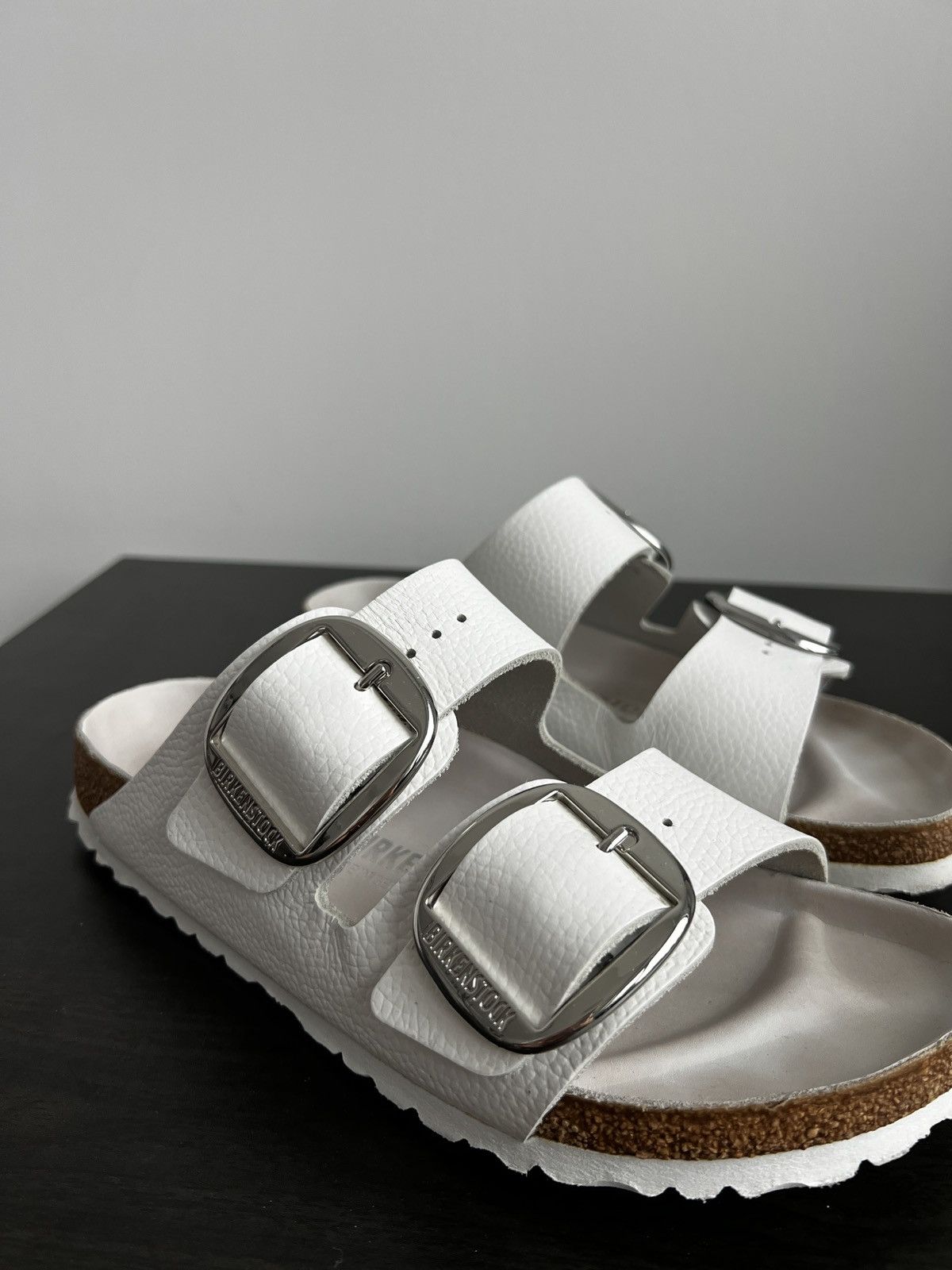 Birkenstock Birkenstock Authentic Arizona Big Buckle White Leather Size US 10 / IT 40 - 2 Thumbnail