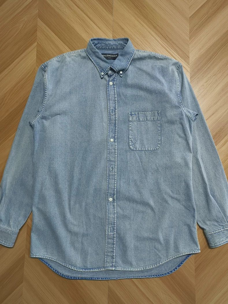 Balenciaga Balenciaga size XL Denim jacket, back logo Size US M / EU 48-50 / 2 - 2 Thumbnail