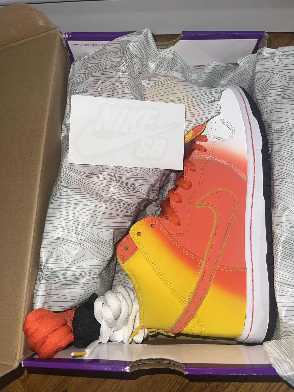 Nike SB Nike SB Dunk High x Sweet Tooth Candy Corn Size US 9 / EU 42 - 1 Thumbnail