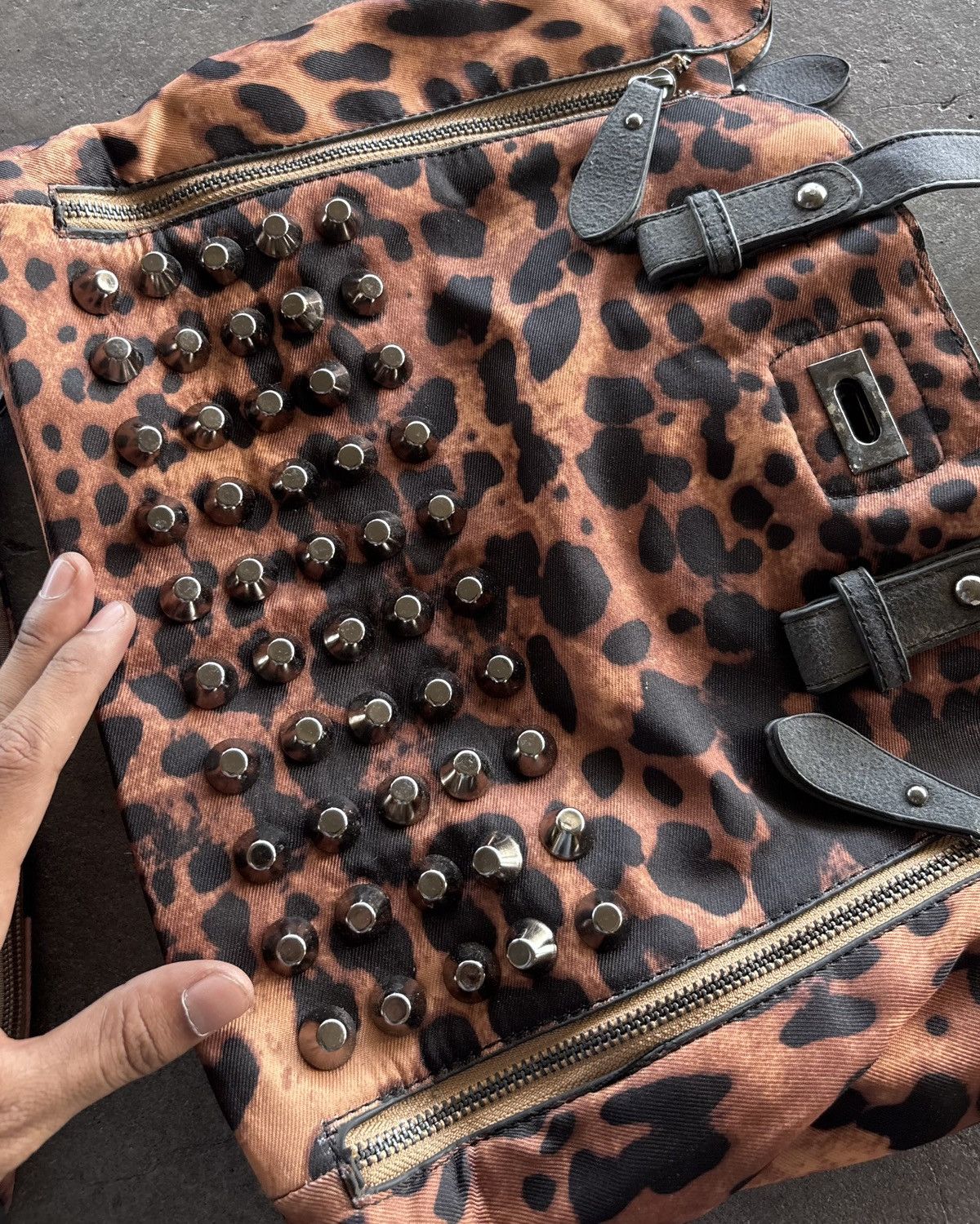 If Six Was Nine × Japanese Brand × Le Grande Bleu (L.G.B.) Y2k Vintage Leopard Studded Bag Size ONE SIZE - 2 Thumbnail