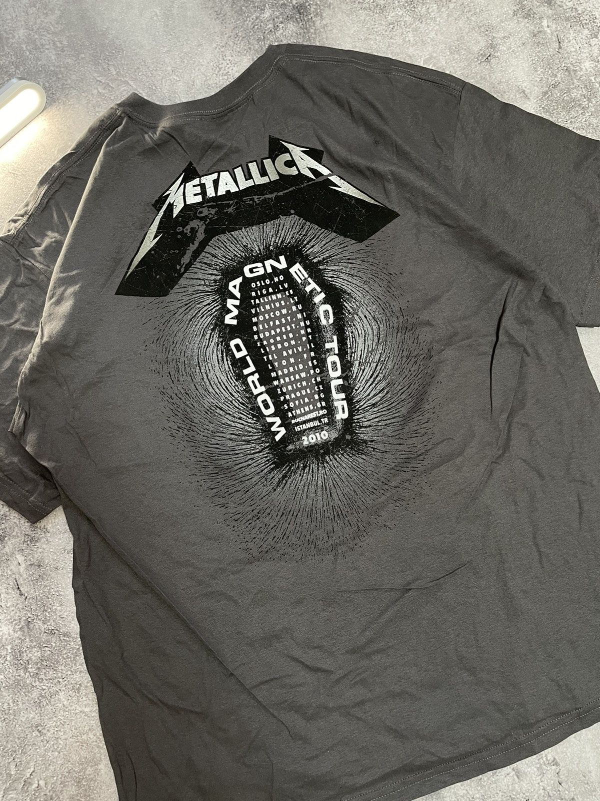 Band Tees Vtg Y2K Metallica Death Magnetic World Tour Tee XL Fade Size US XL / EU 56 / 4 - 6 Thumbnail