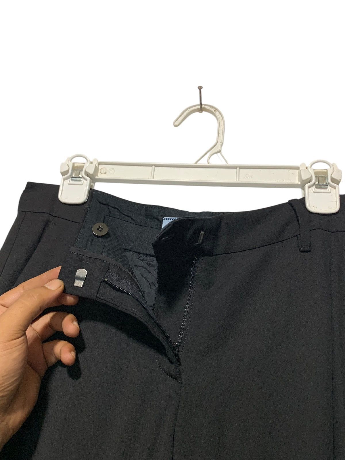 Prada 2012 Prada Virgin Wool + viscose trouser Size 28" / US 6 / IT 42 - 6 Thumbnail