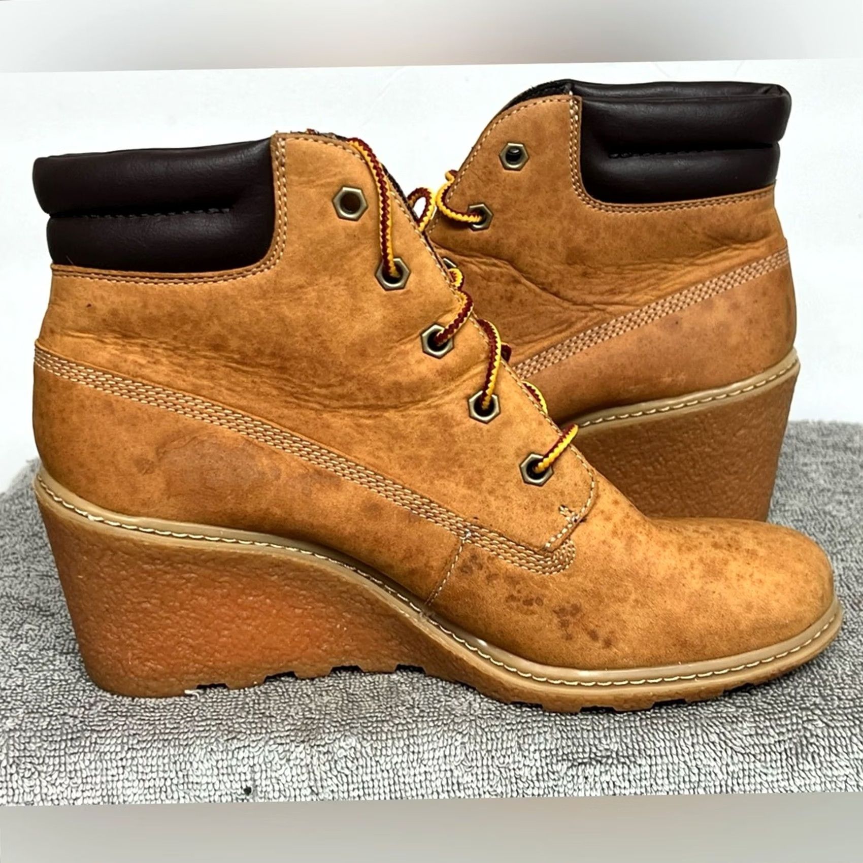 Timberland Timberland Earthkeepers Amston 8251A Wedge Bootie Beige Ankle Women’s Size 7 | Leather Upper | Tan Combat Heel Small Details? No, keep as is Size US 7 / IT 37 - 5 Thumbnail