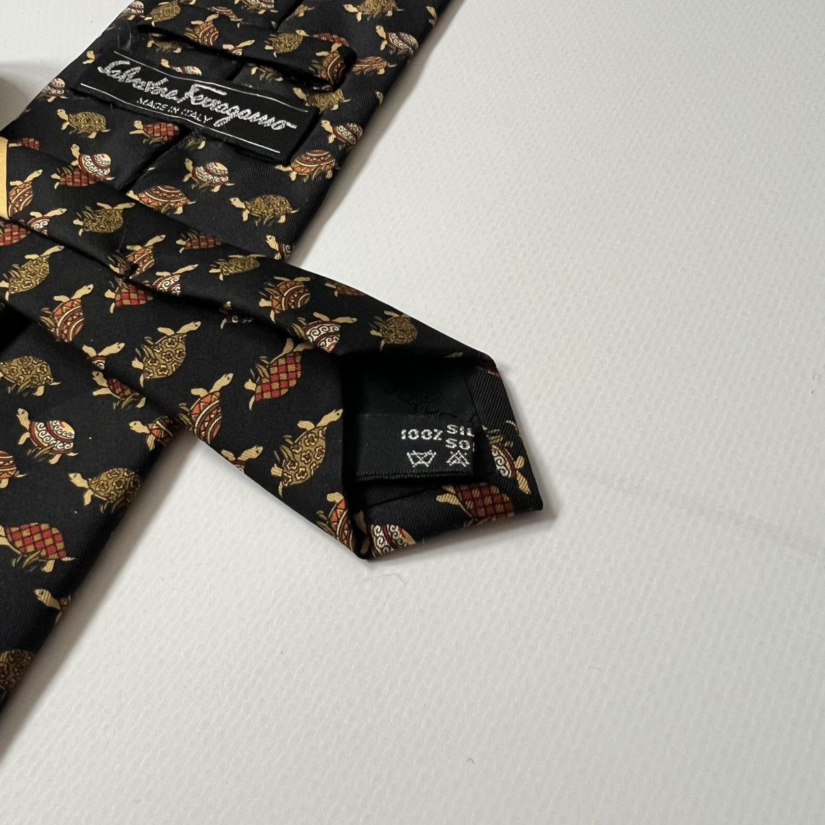 Salvatore Ferragamo Salvatore Ferragamo Silk Tie Turtle Print Made in Italy Size ONE SIZE - 5 Thumbnail