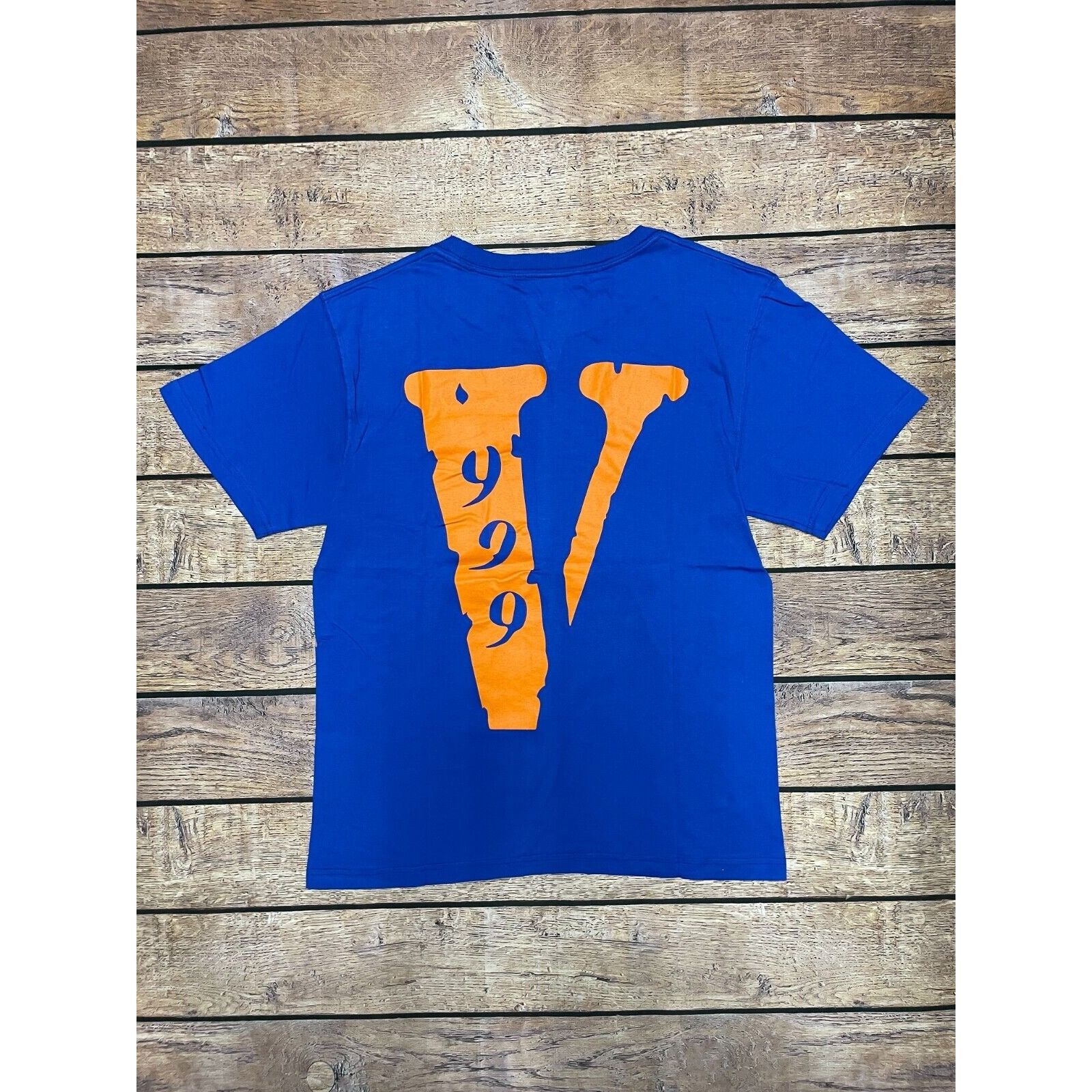 Vlone offers Friends Tee - WASHINGTON POPUP