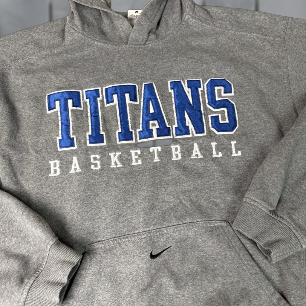 Nike VINTAGE Nike Titans Basketball Center Swoosh Hoodie Sweatshirt Unisex Adults M Gray Y2K Size US M / EU 48-50 / 2 - 1 Thumbnail