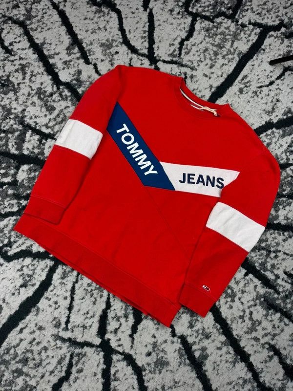 Tommy Hilfiger Tommy Hilfiger crewneck sweatshirt red white logo L Size US L / EU 52-54 / 3 - 2 Thumbnail