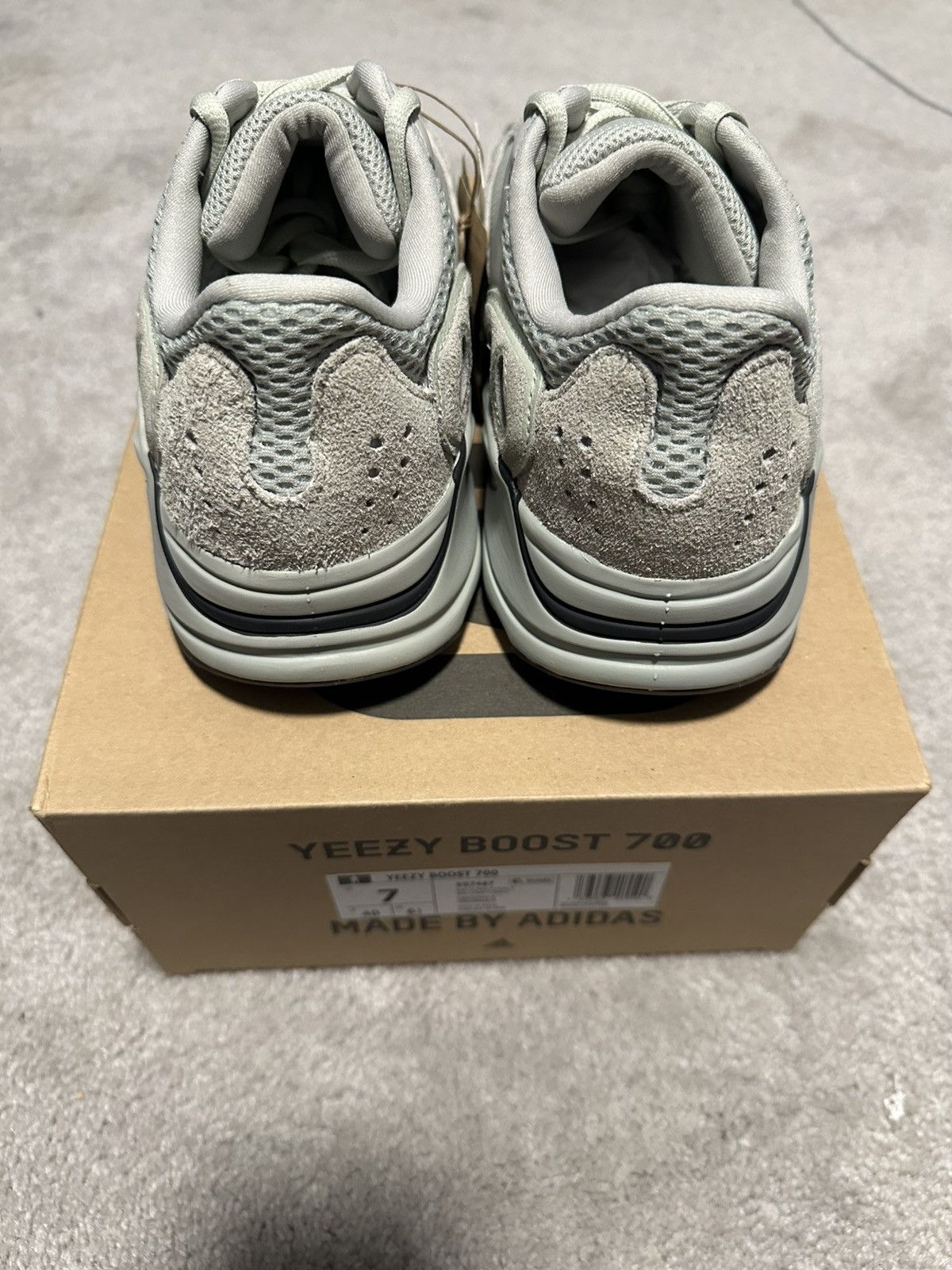 Adidas Adidas Yeezy Boost 700 Salt Size US 7 / EU 40 - 3 Thumbnail