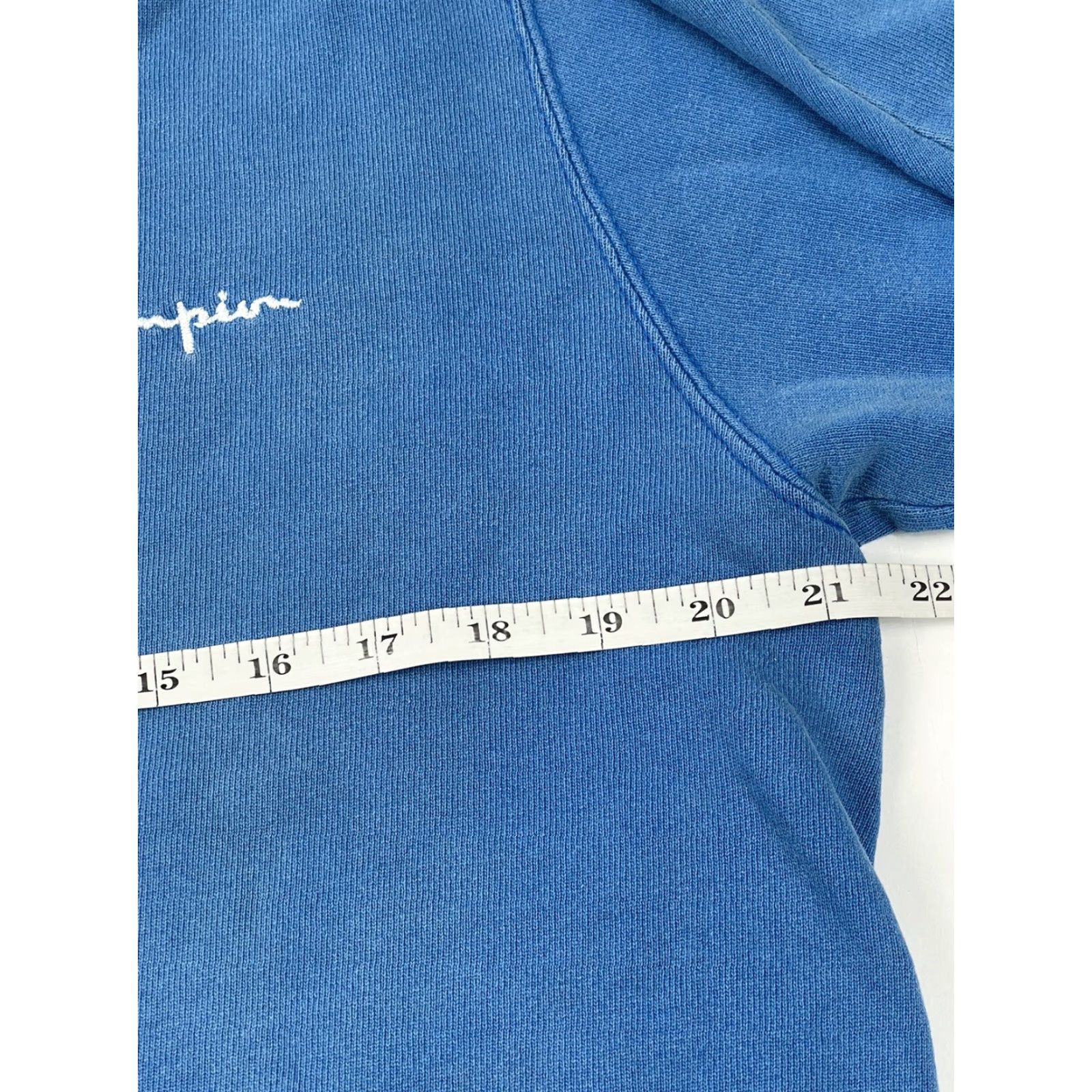 Champion VINTAGE Champion 90s Sweatshirt Crewneck Light Powder Blue Sz L Men's Spell Out USA Size US L / EU 52-54 / 3 - 6 Thumbnail
