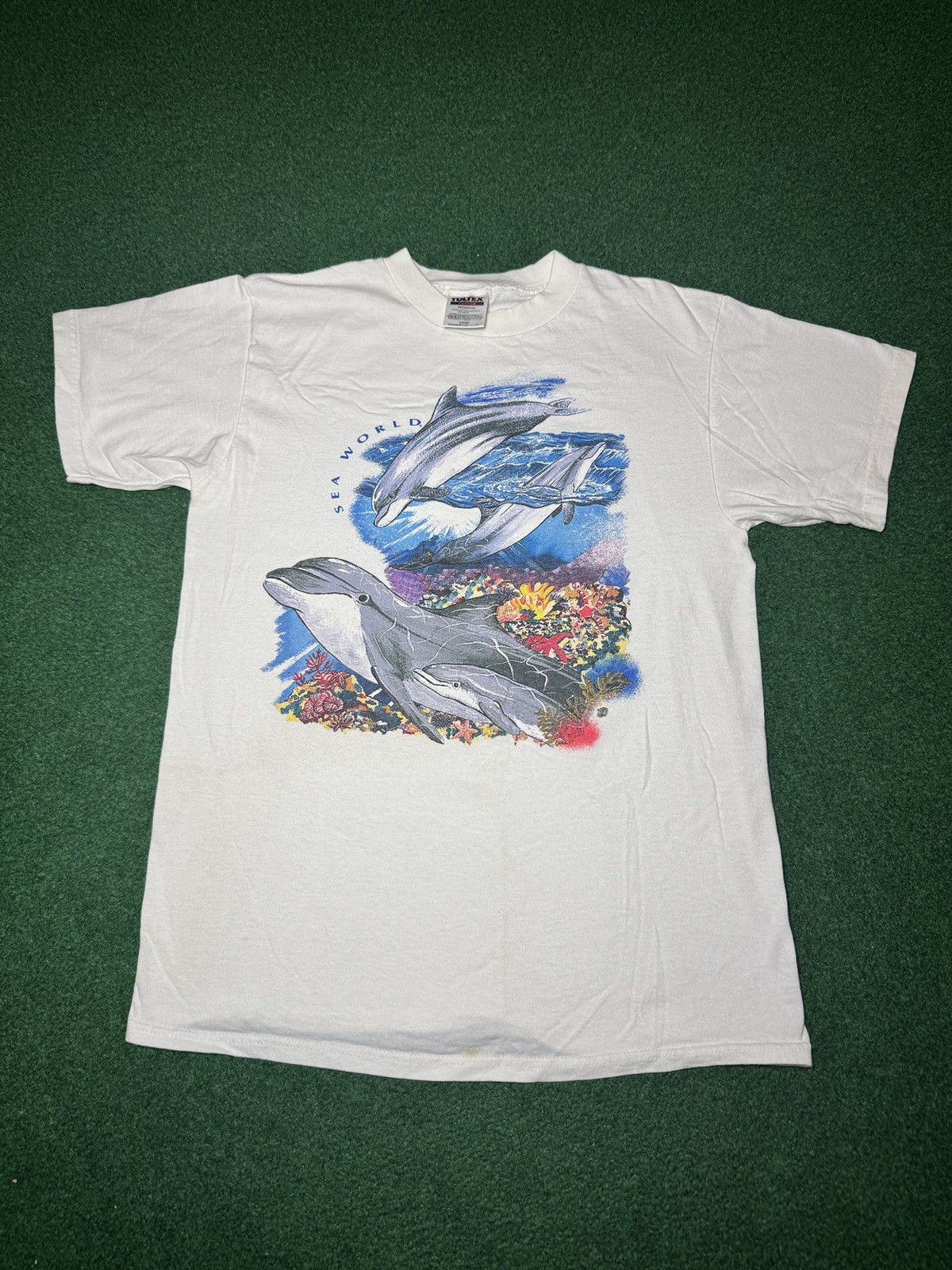 Tultex Sea World Dolphin Graphic Vintage 90s Large T Shirt 21x30 Size US L / EU 52-54 / 3 - 1 Thumbnail