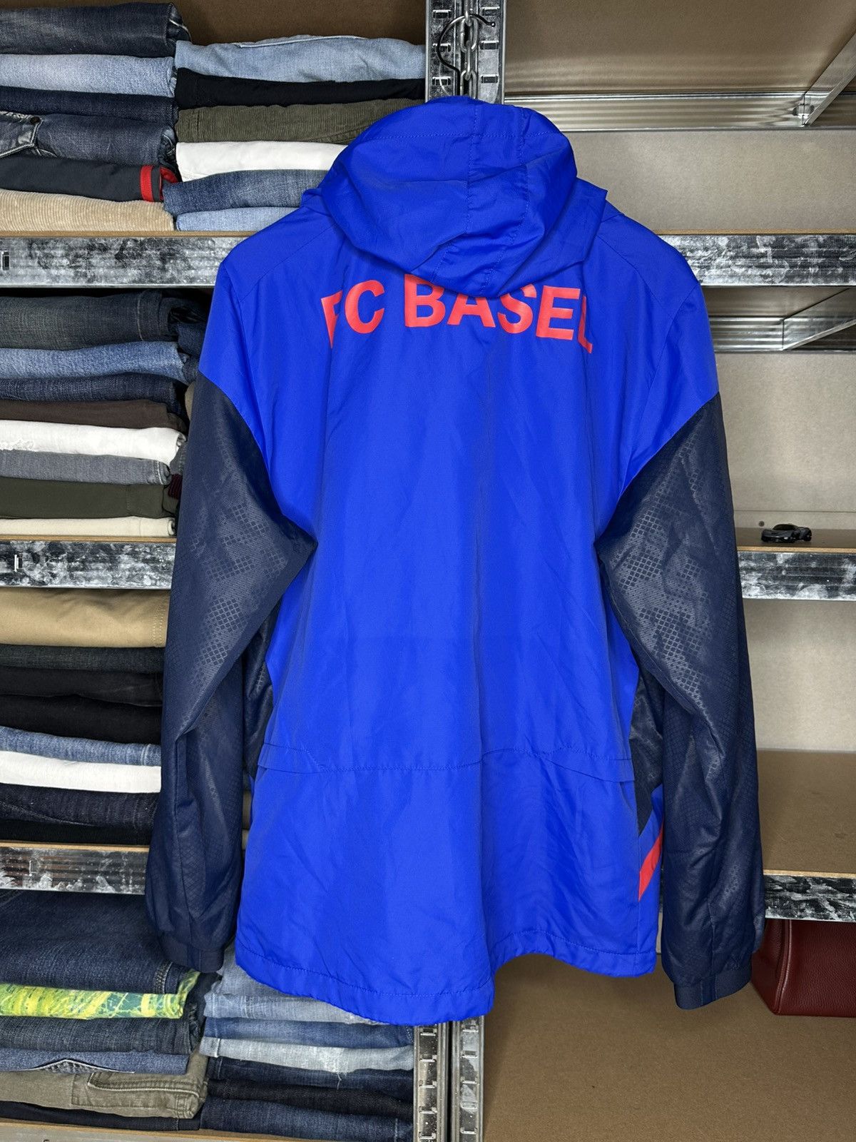 Macron Macron FC Basel Full Zip Hooded Training Jacket Size L Size US L / EU 52-54 / 3 - 2 Thumbnail
