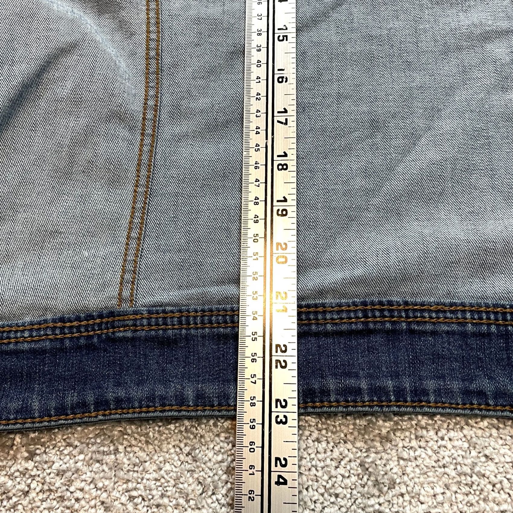 Lee VINTAGE? (No) Lee Denim Jean Jacket Womens Medium Blue Button Up Collared Pockets Dark Wash Size 32" / US 10 / IT 46 - 4 Thumbnail