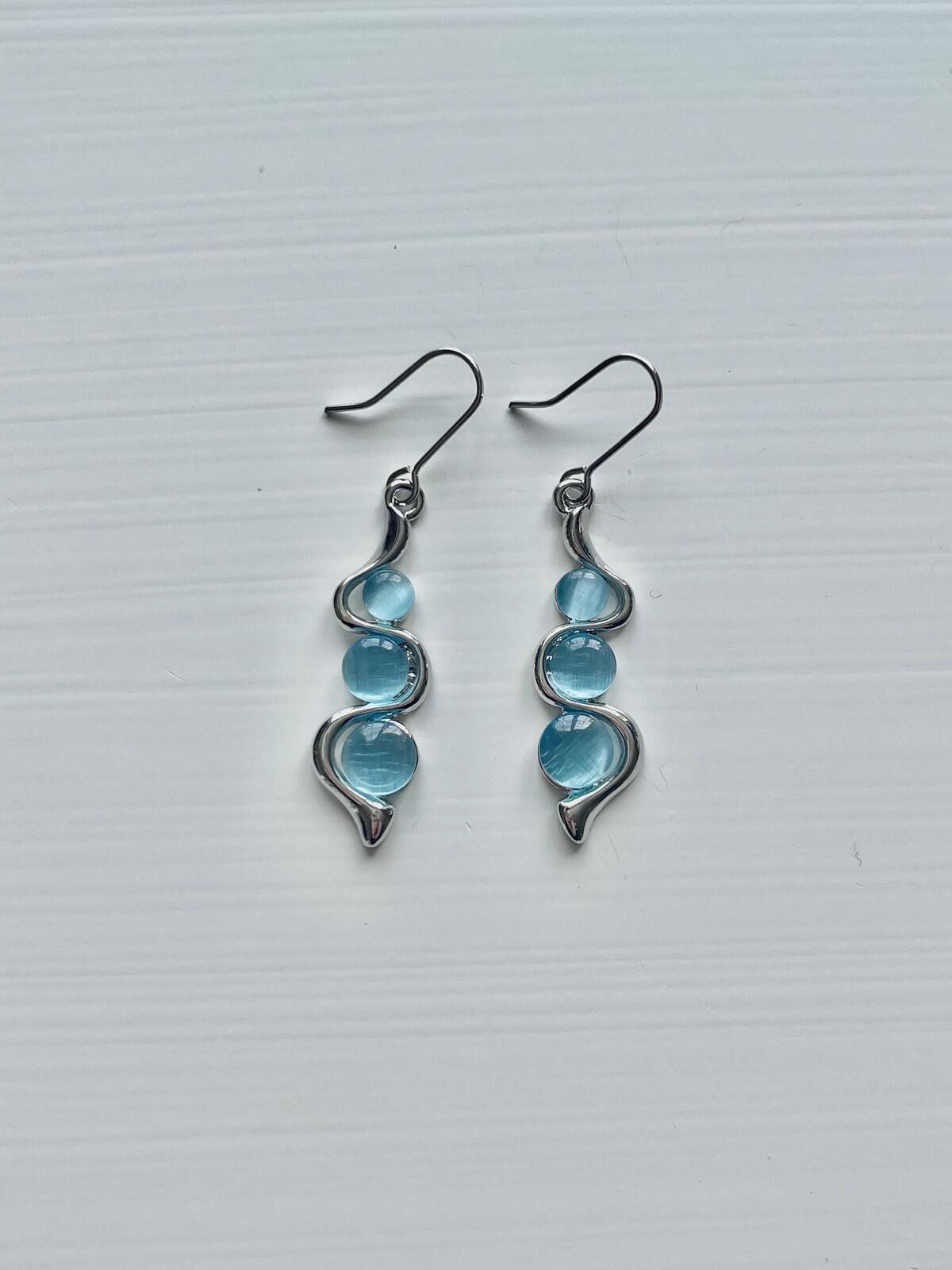 Other Silver light blue gem dangle drop earrings Size ONE SIZE - 1 Thumbnail