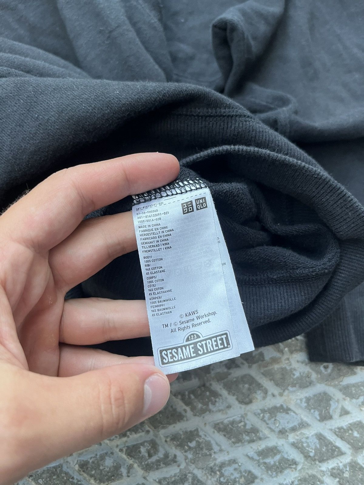 Kaws × Uniqlo Uniqlo x Kaws sweatshirt vintage Size US L / EU 52-54 / 3 - 6 Thumbnail