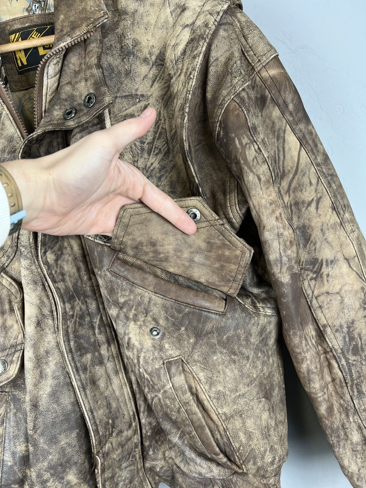 Vintage Vintage Multi pocket Camo Leather Jacket G2 style Size US L / EU 52-54 / 3 - 10 Thumbnail