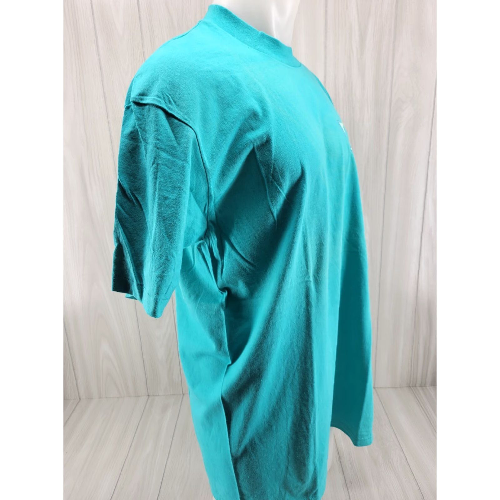 Vintage VINTAGE 1988 St. Thomas Surf Club Shirt XL Green 80s Surfwear Men T-Shirt Single Stitch Mens Size US XL / EU 56 / 4 - 5 Thumbnail