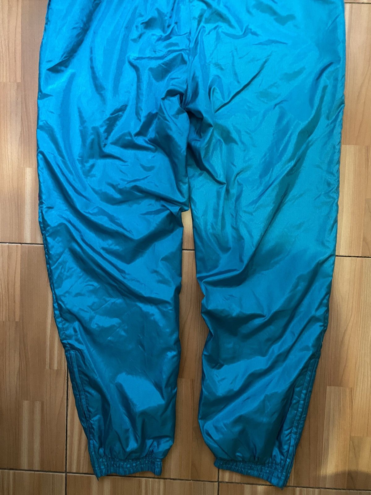 Adidas Vintage adidas Original nylon pants size M Size US 40 / EU 56 - 8 Thumbnail
