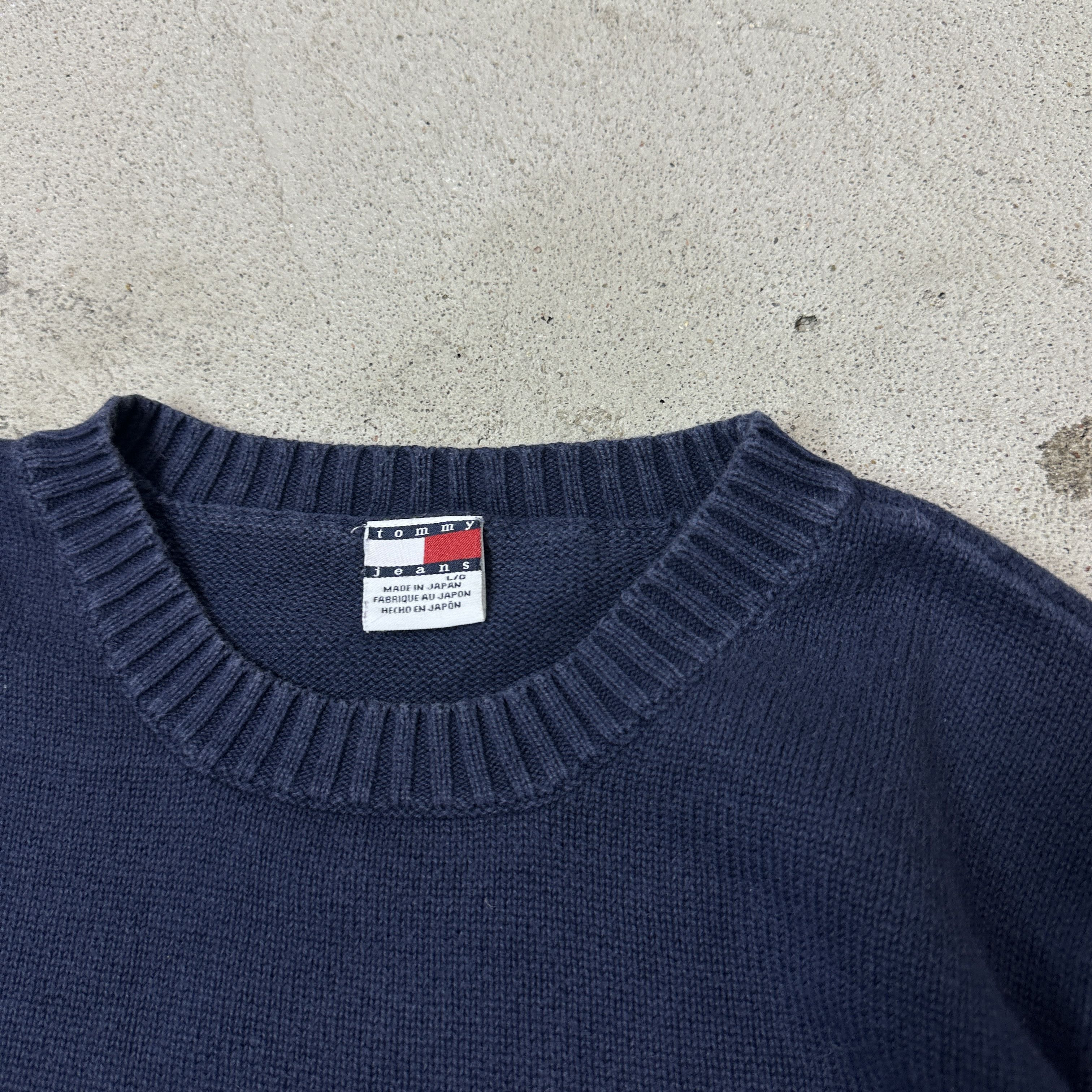 Tommy Hilfiger Vintage Cropped Printed Tommy Hilfiger Sweater 00s Size US L / EU 52-54 / 3 - 3 Thumbnail