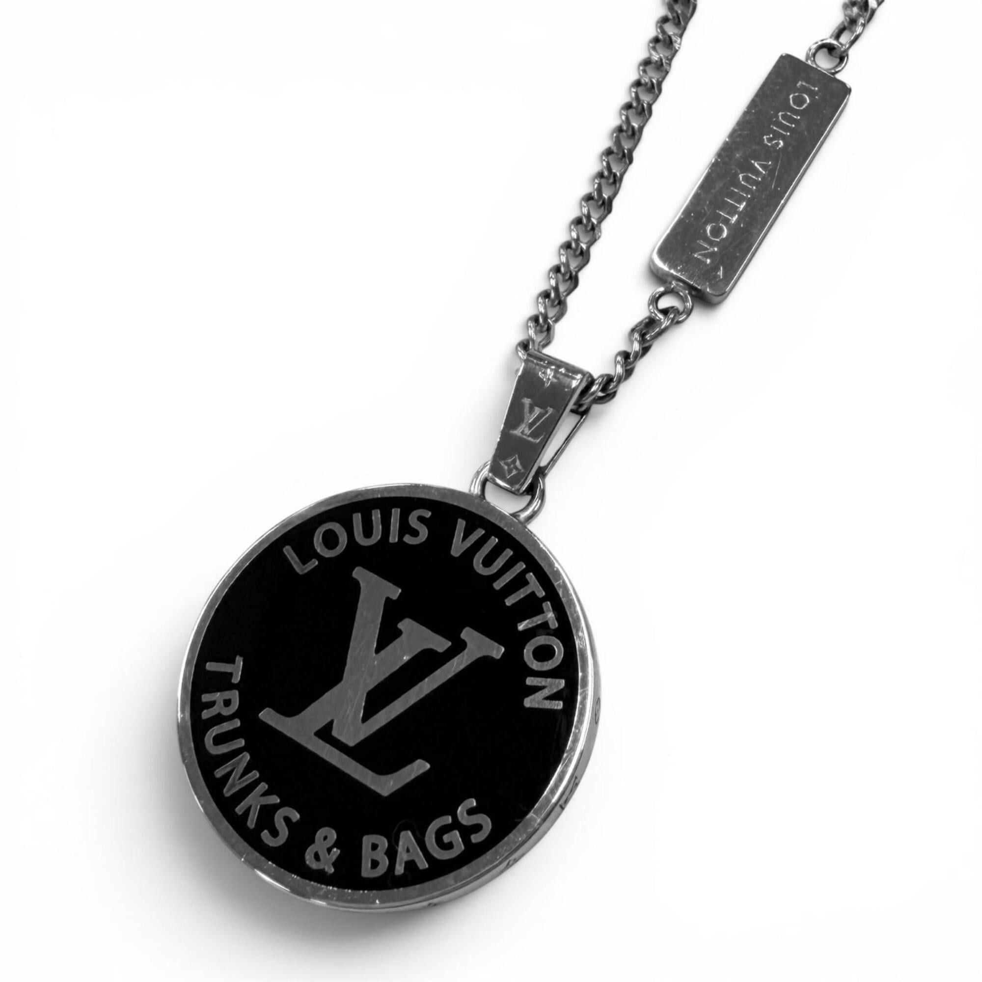Louis Vuitton Louis Vuitton Louis Vuitton LV Catch Pendant