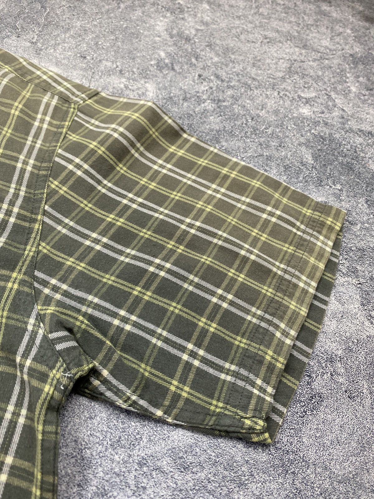 Fjallraven × Vintage Fjallraven Short Sleeve Button Up Faded T-shirt Check Tee Size US L / EU 52-54 / 3 - 14 Thumbnail
