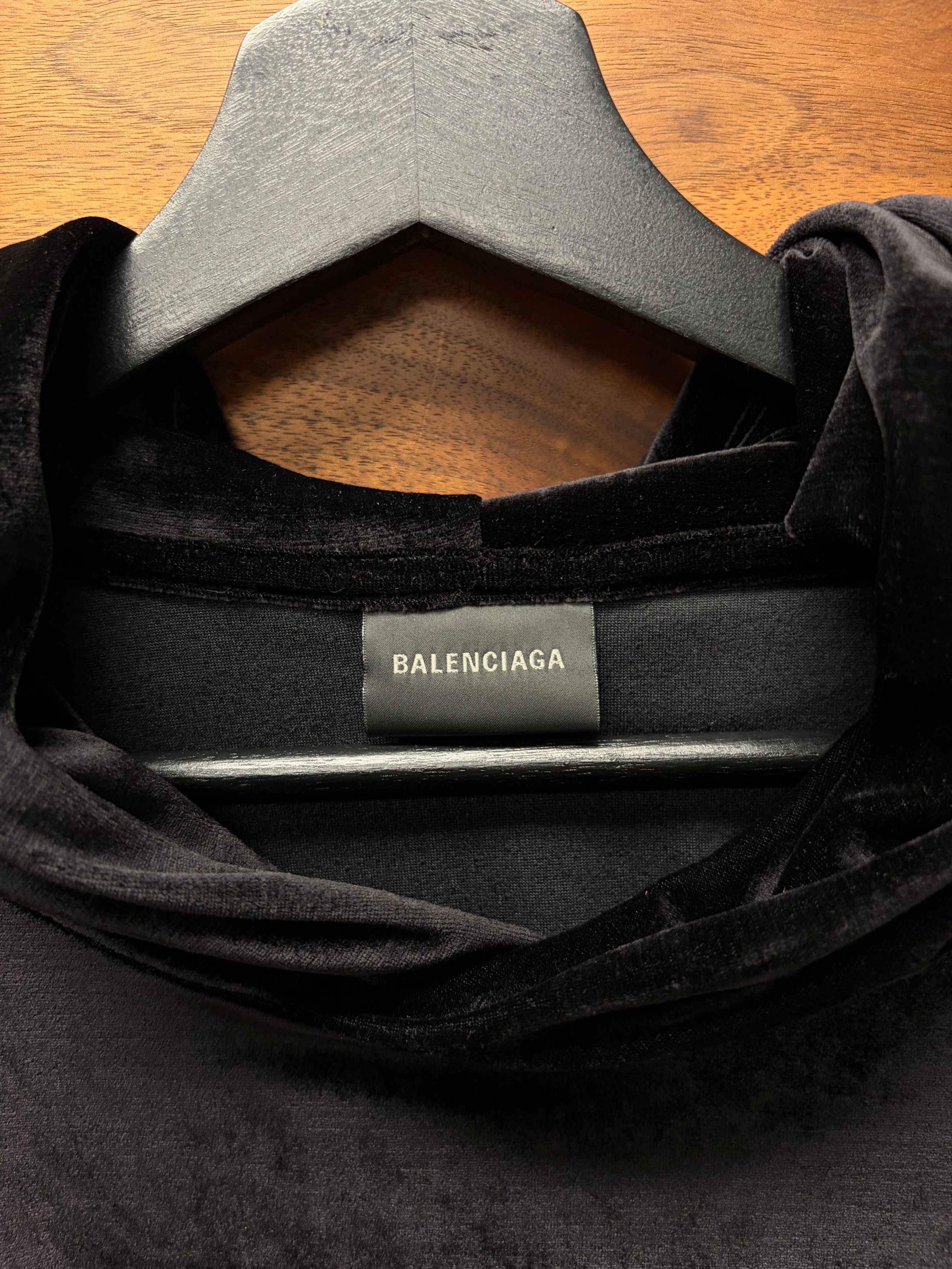 Balenciaga AW2022 Balenciaga Black Velour Pullover Hoodie Size US XL / EU 56 / 4 - 3 Thumbnail