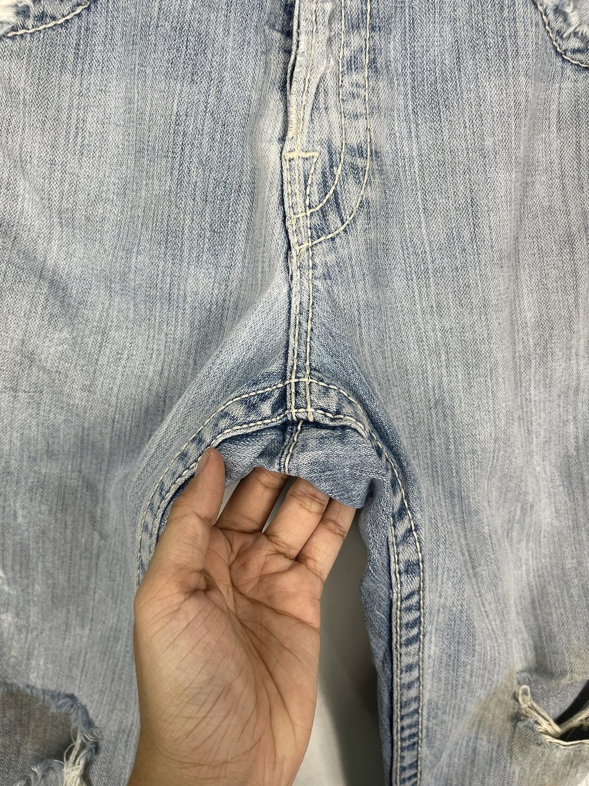 If Six Was Nine 🔥TRUE RELIGION MADE IN USA DISTRESSED RIPPED JEANS Size US 32 / EU 48 - 9 Thumbnail