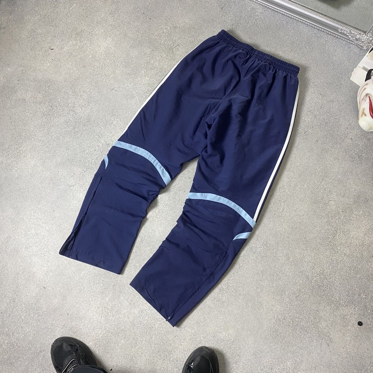 Adidas Vintage Adidas Real Madrid Track Pants Drill Y2K Baggy Size US 30 / EU 46 - 7 Thumbnail