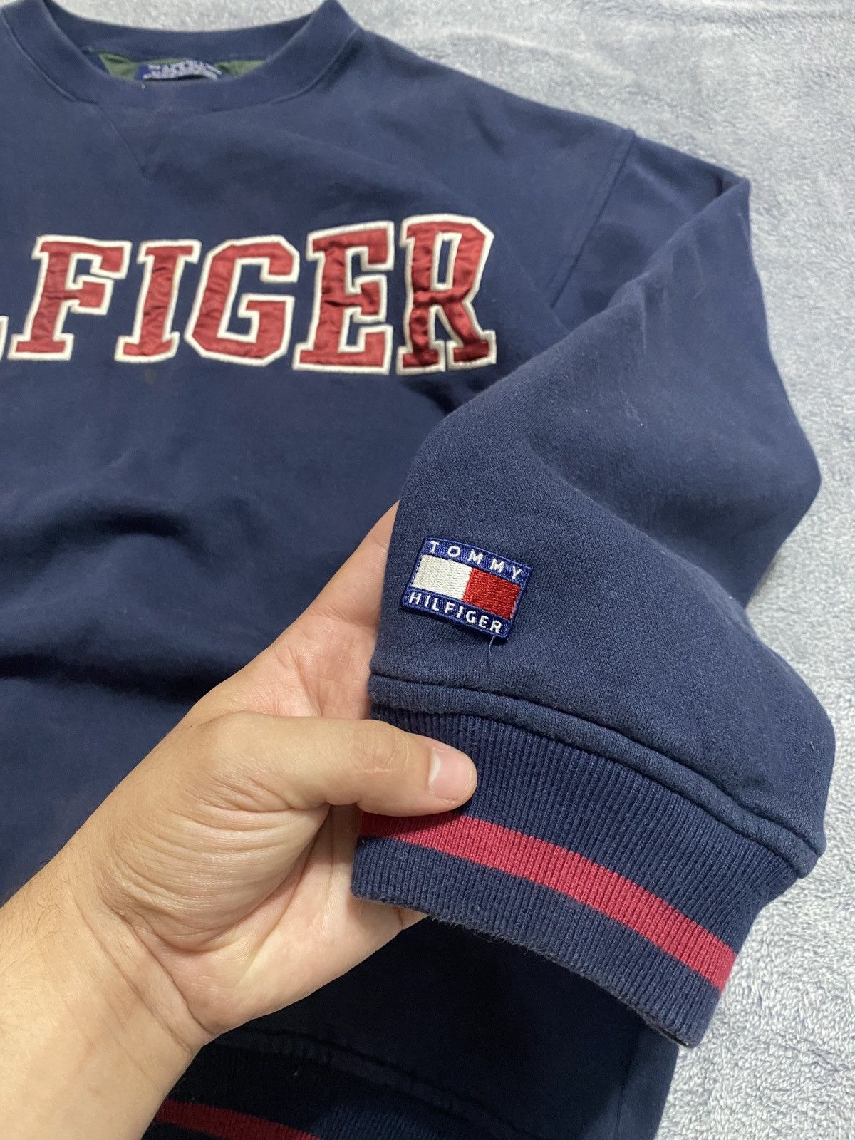 Tommy Hilfiger Vintage Tommy Hilfiger Sweatshirt Big Logo Y2K 90s Size US L / EU 52-54 / 3 - 7 Thumbnail