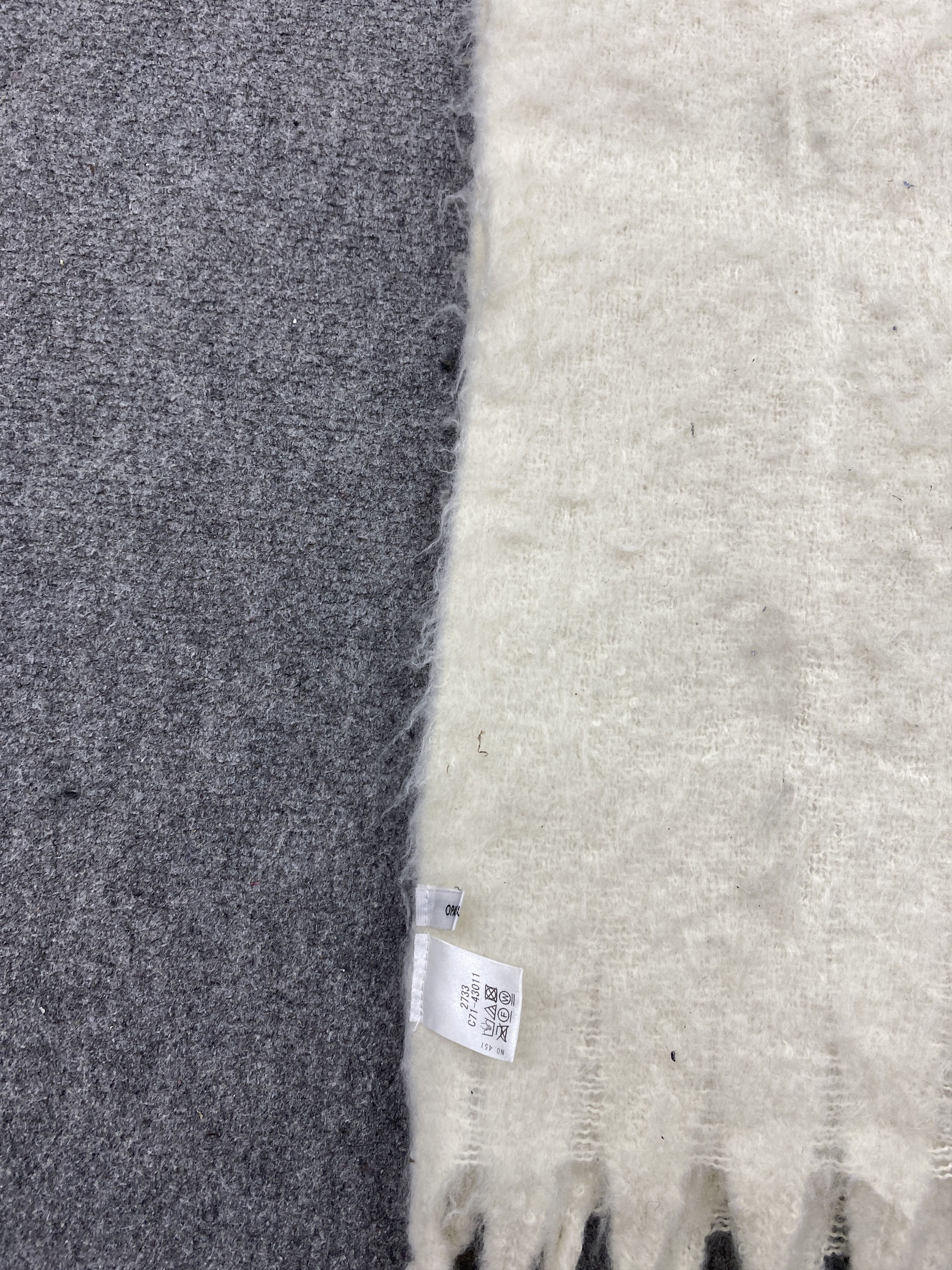 Japanese Brand Japanese Brand Scarf / Muffler / Neckwear SC0173 Size ONE SIZE - 17 Thumbnail
