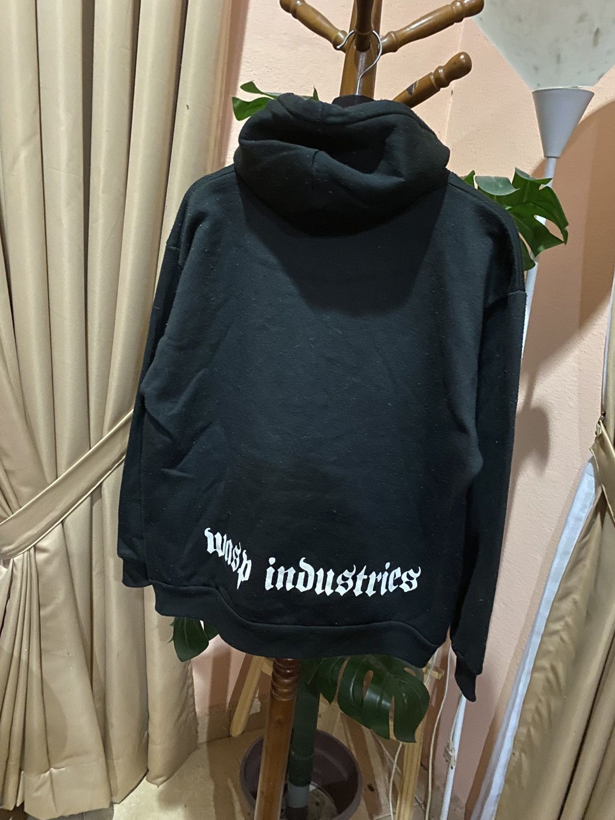 Vintage Vintage Wasp Industries Black Hoodie Made in USA – Size S Size US S / EU 44-46 / 1 - 9 Thumbnail